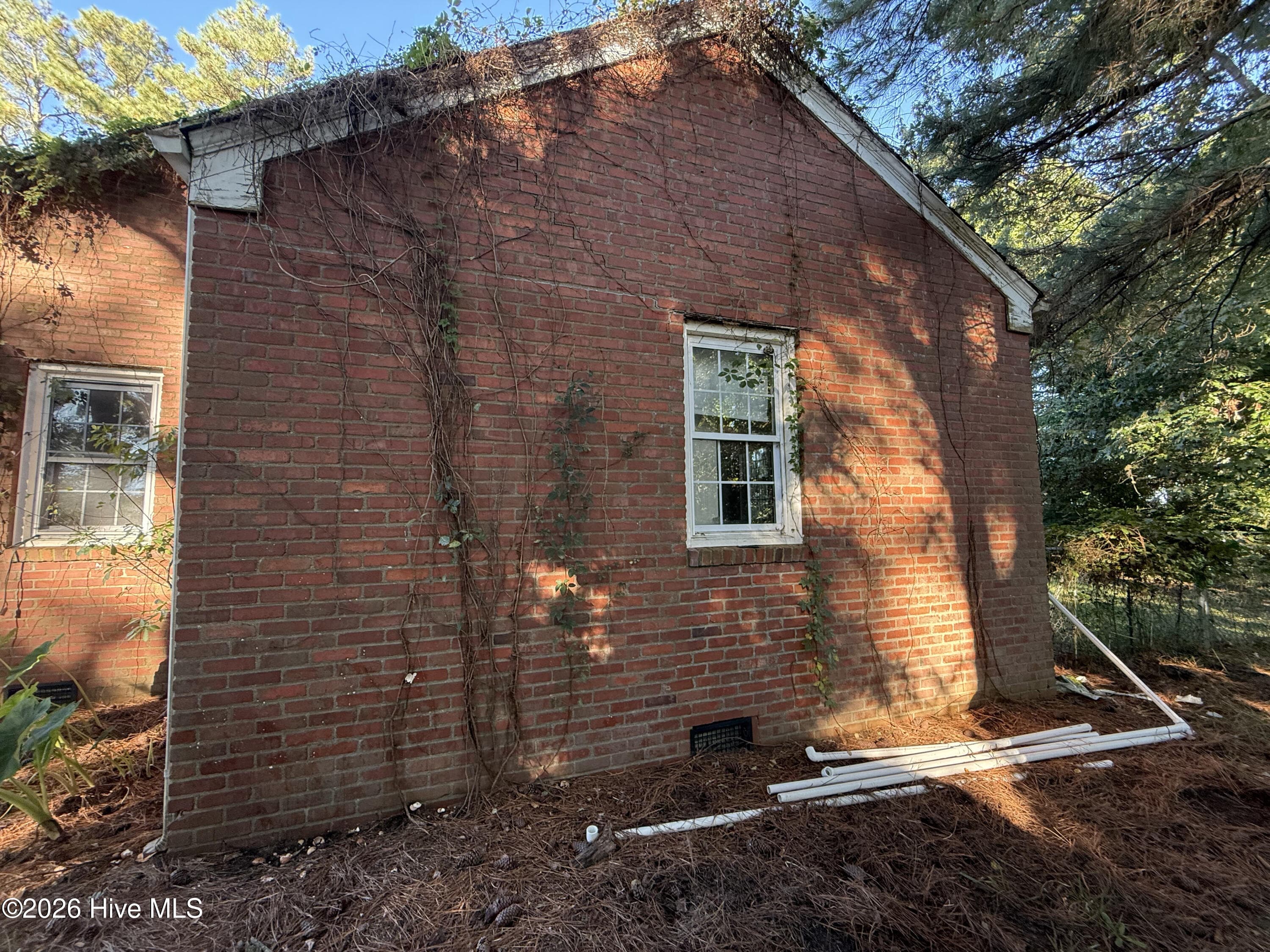 Single Family Residence at 1946 Paradise Road, Edenton, NC 27932, photo 4 of 48