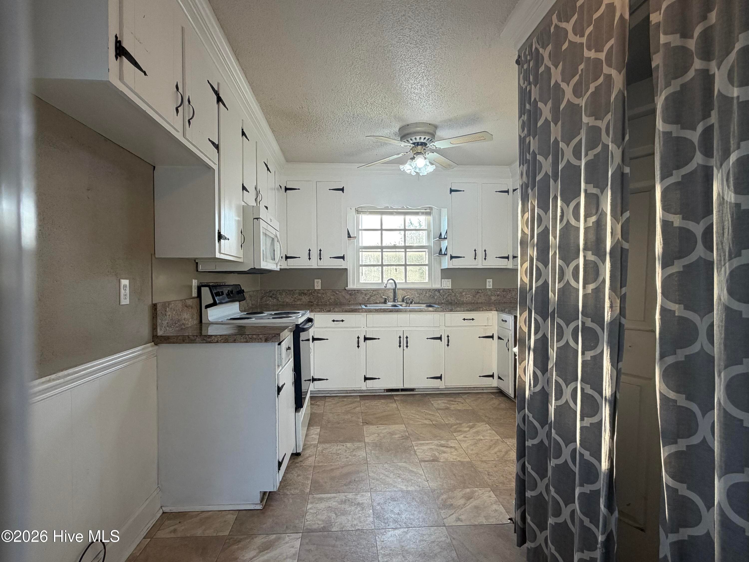 Single Family Residence at 828 Jeffreys Road, Rocky Mount, NC 27804, photo 11 of 33