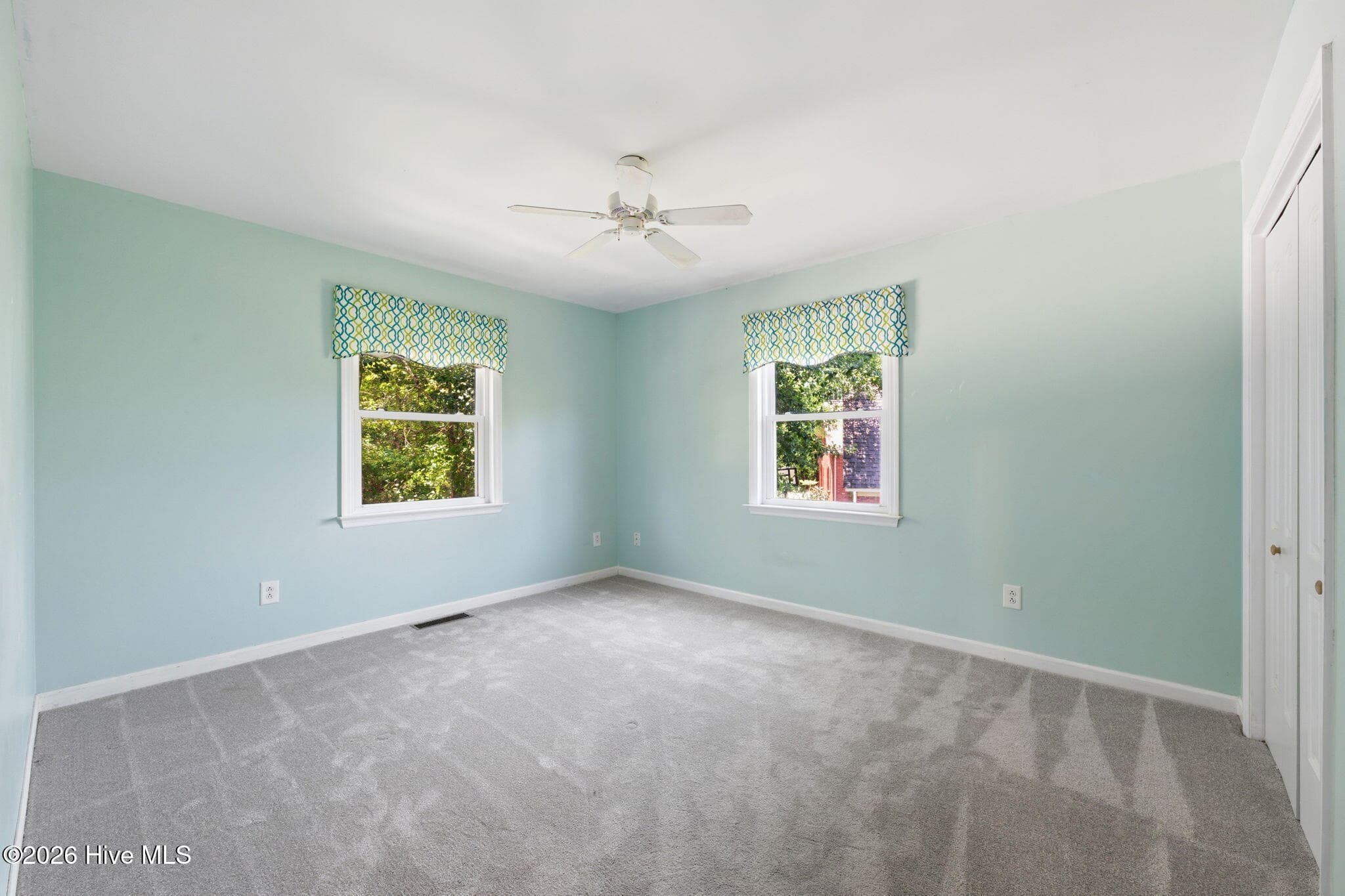 Single Family Residence at 913 Hearthside Court, New Bern, NC 28560, photo 27 of 49