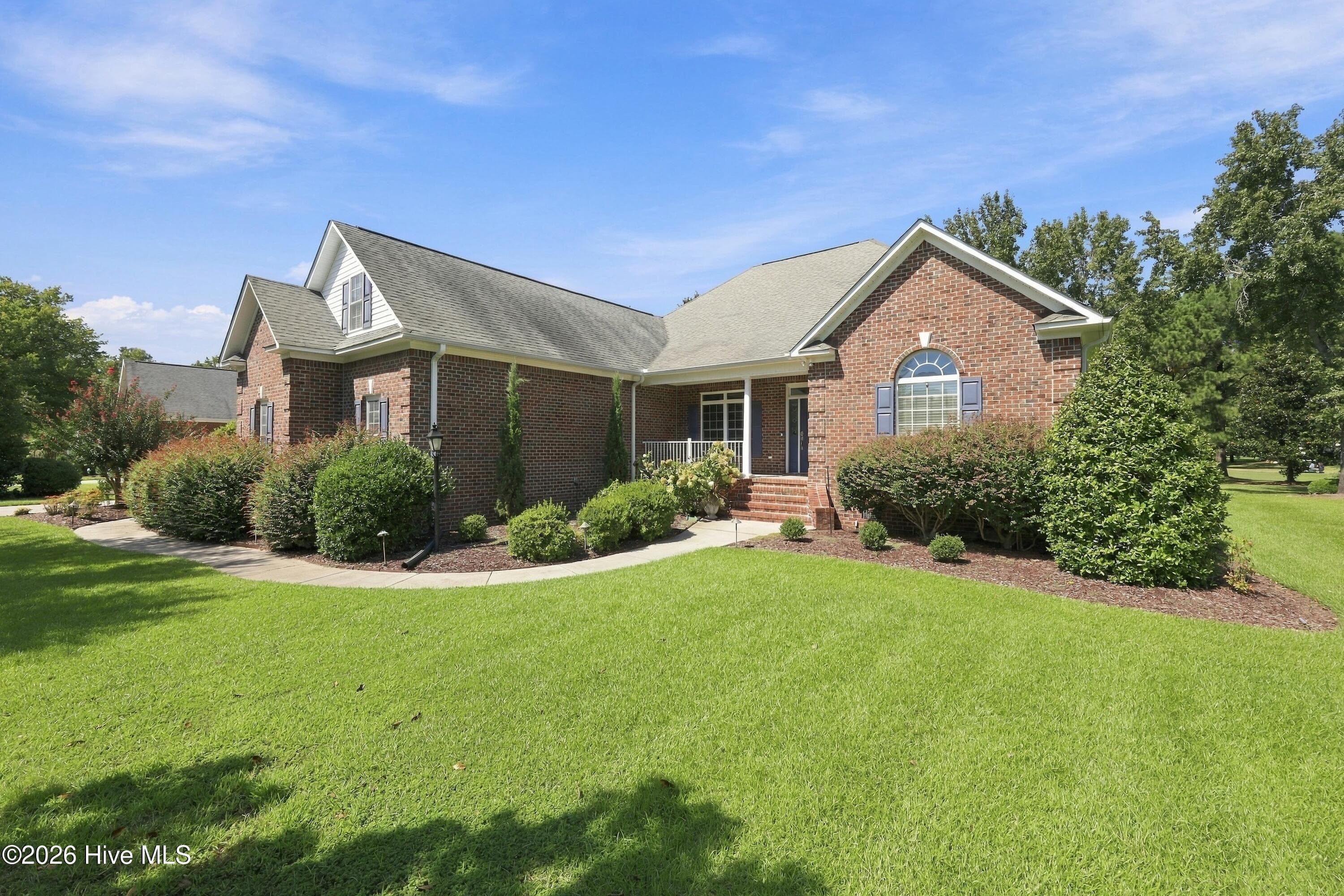 Single Family Residence at 104 Reinach Lane, New Bern, NC 28562, photo 8 of 134