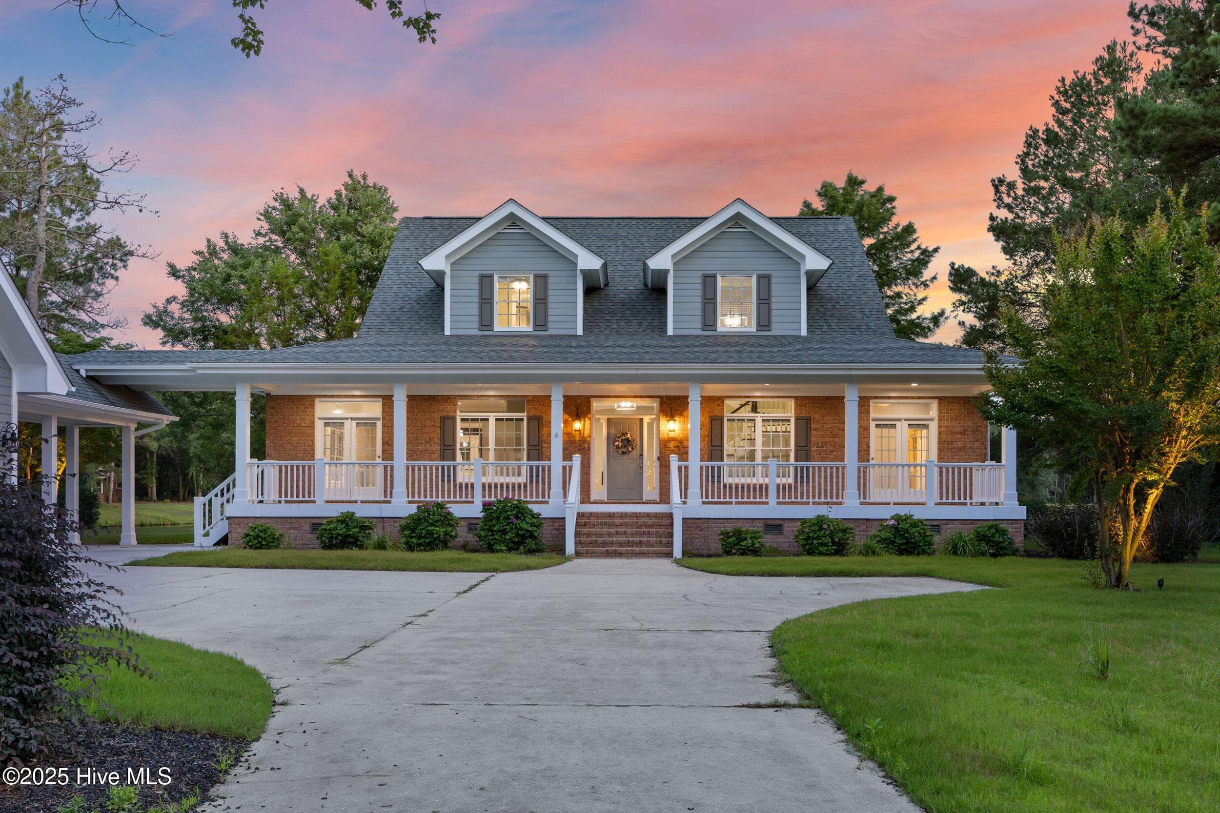Single Family Residence at 376 Red Fox Run Drive, Wallace, NC 28466, photo 2 of 95