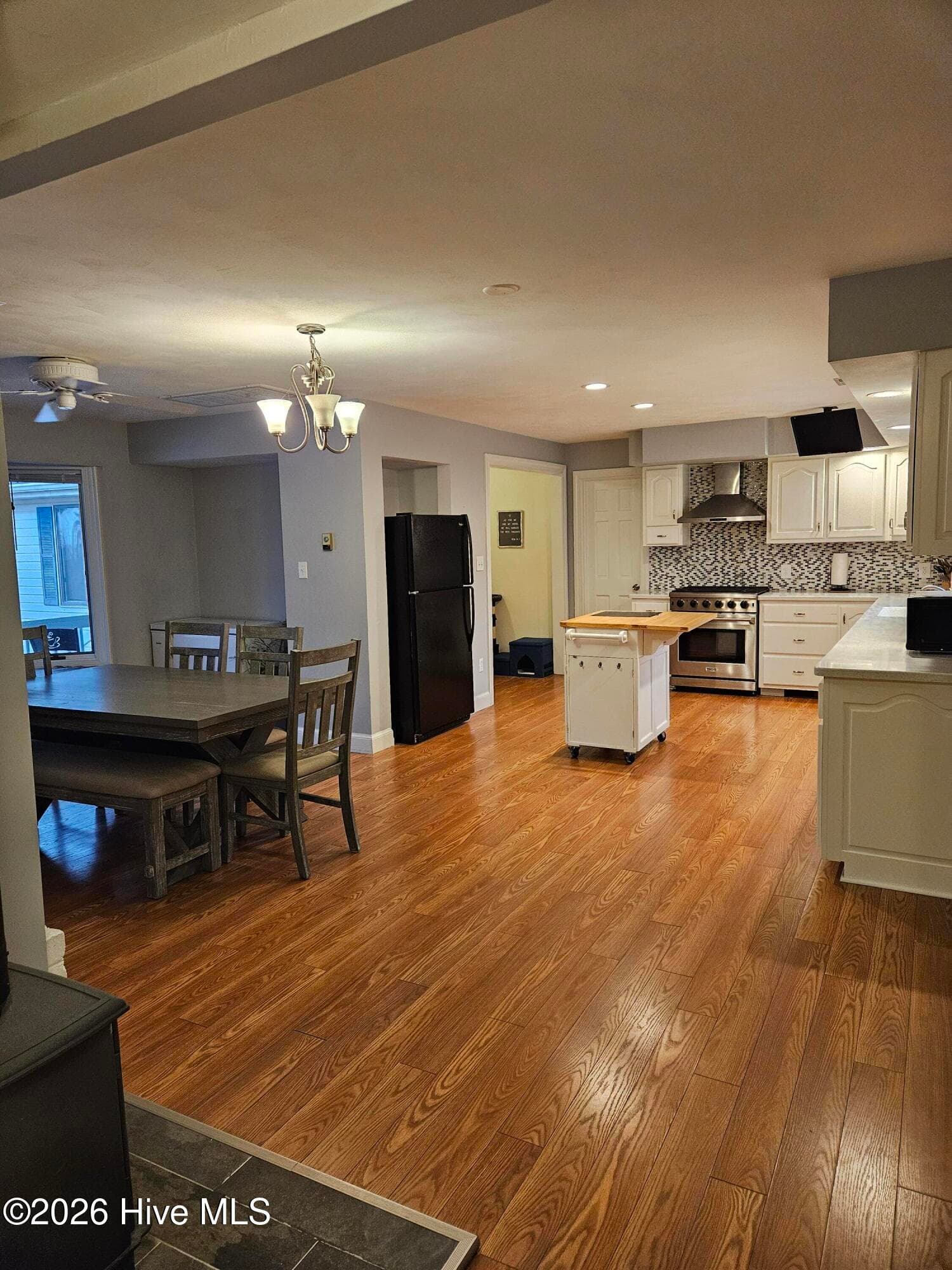Single Family Residence at 104 Windwood Drive, Elizabeth City, NC 27909, photo 2 of 7
