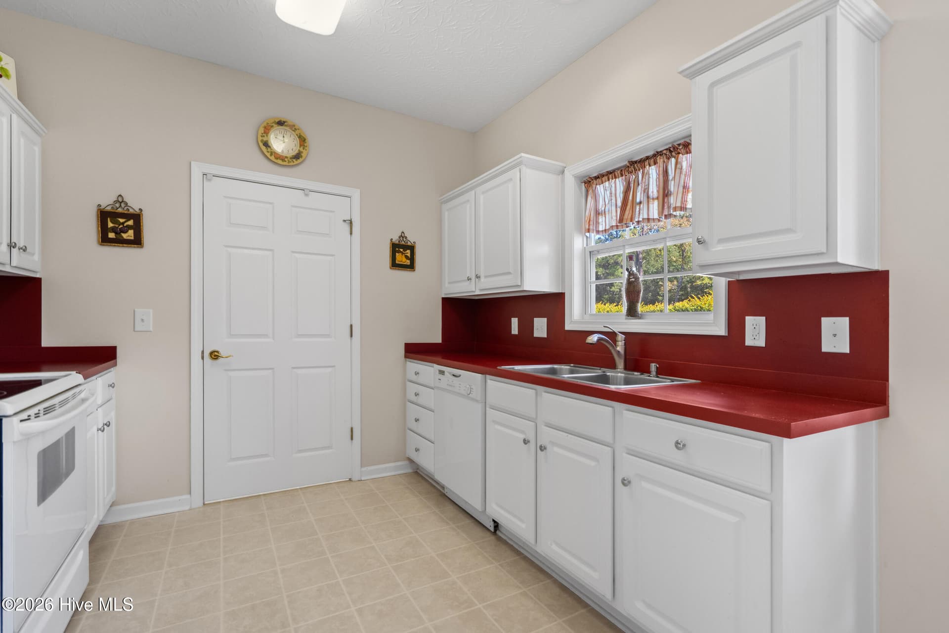 Single Family Residence at 411 Wampee Street NW, Calabash, NC 28467, photo 10 of 33