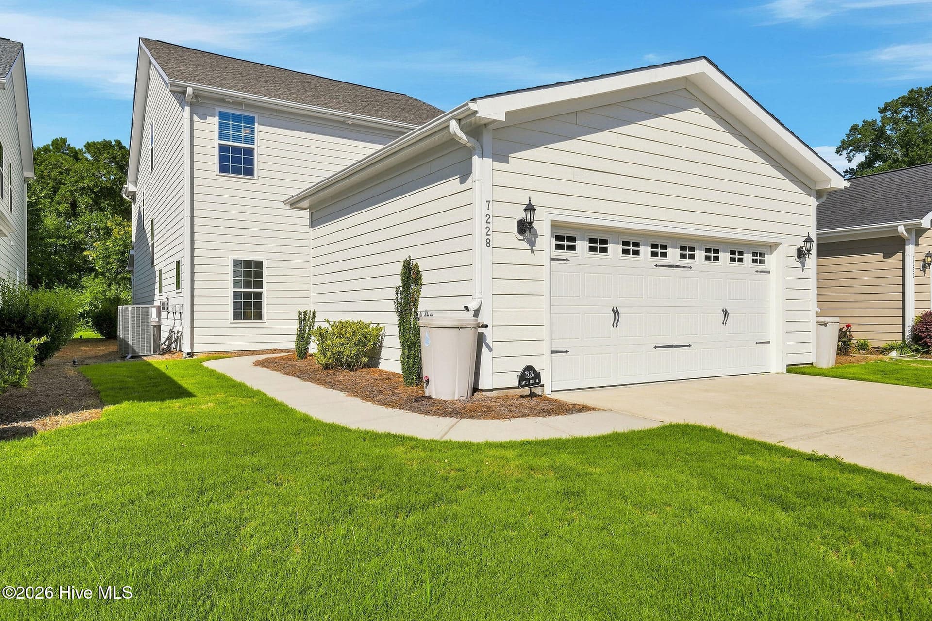 Single Family Residence at 7228 Maple Leaf Drive, Wilmington, NC 28411, photo 7 of 81