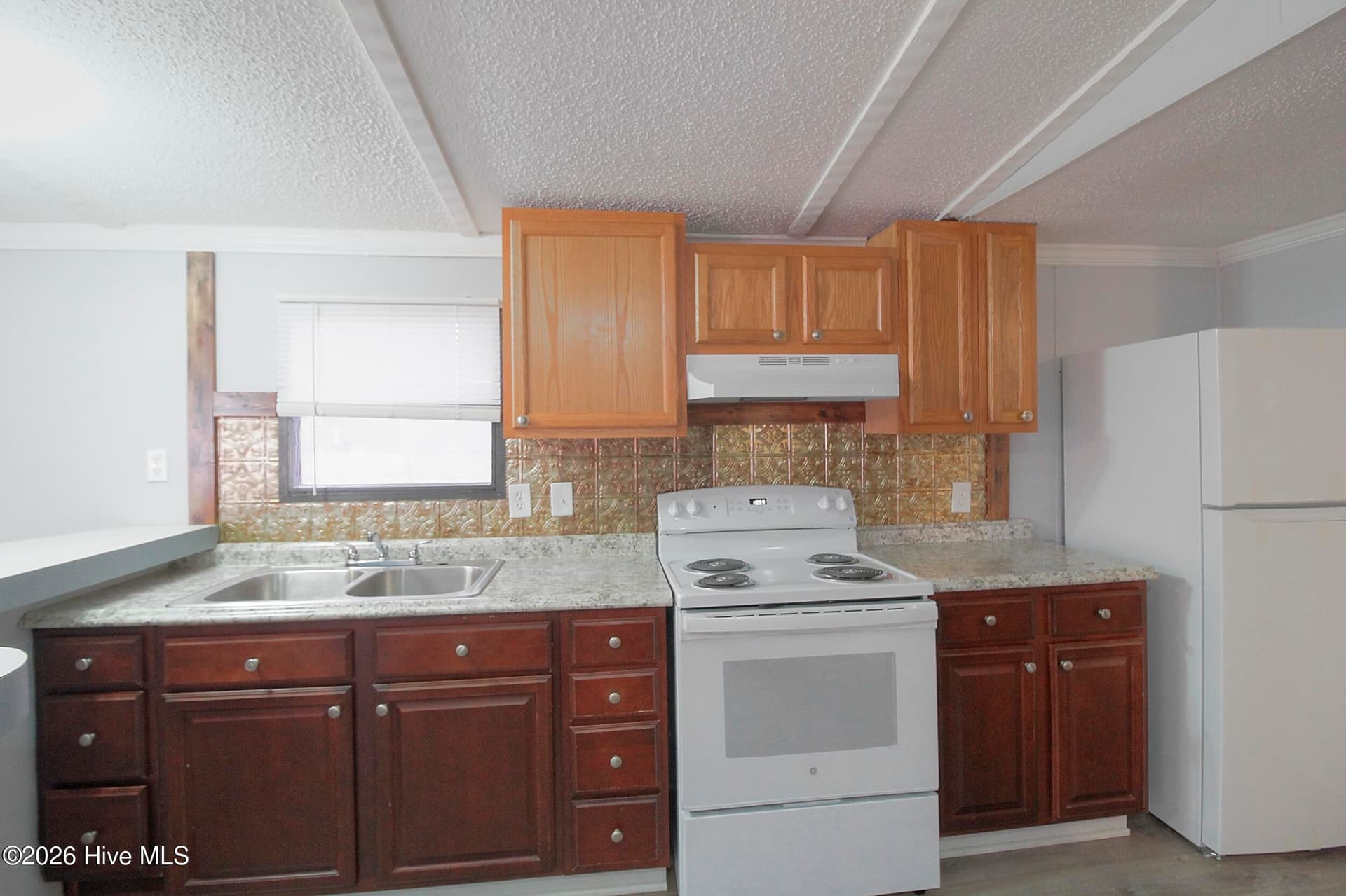 Manufactured Home at 2937 Indian Street SW, Supply, NC 28462, photo 7 of 14