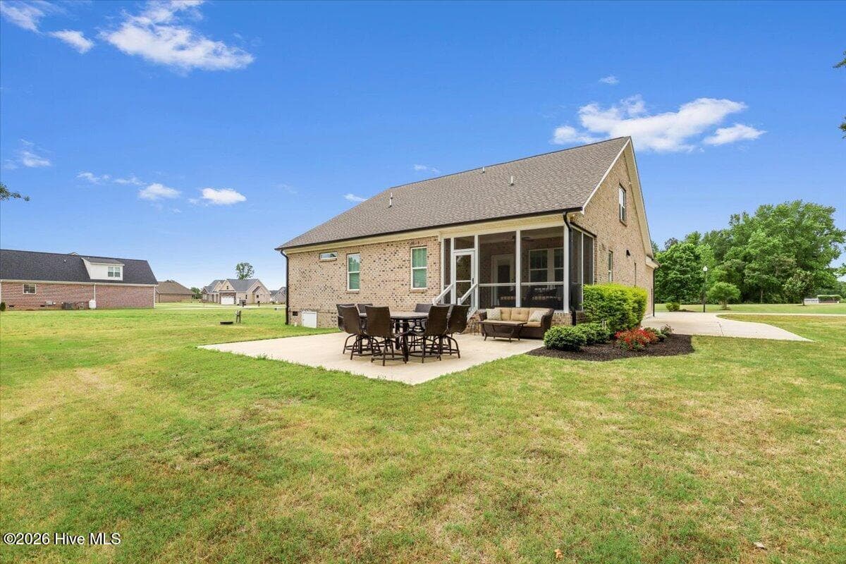 Single Family Residence at 152 Otter Hole Drive, Kenly, NC 27542, photo 2 of 6