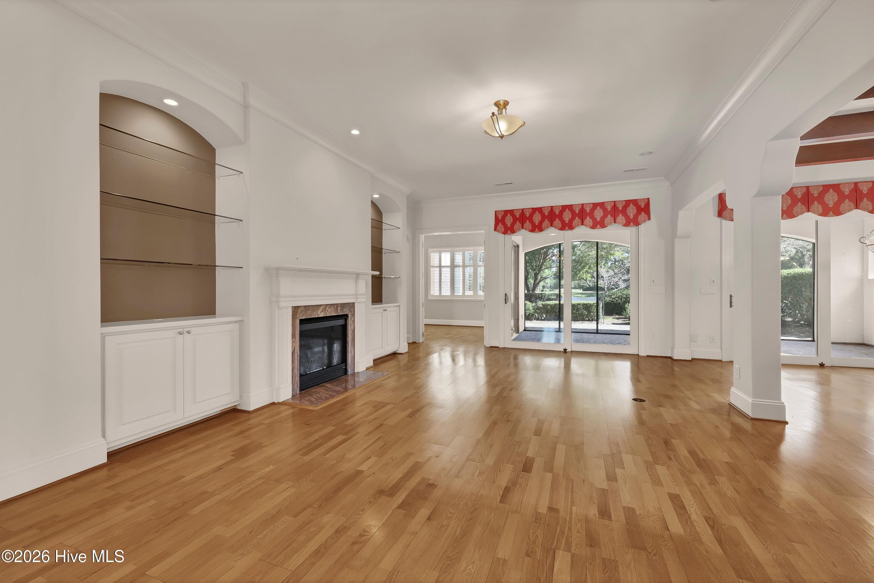 Single Family Residence at 405 Moss Tree Drive, Wilmington, NC 28405, photo 11 of 49