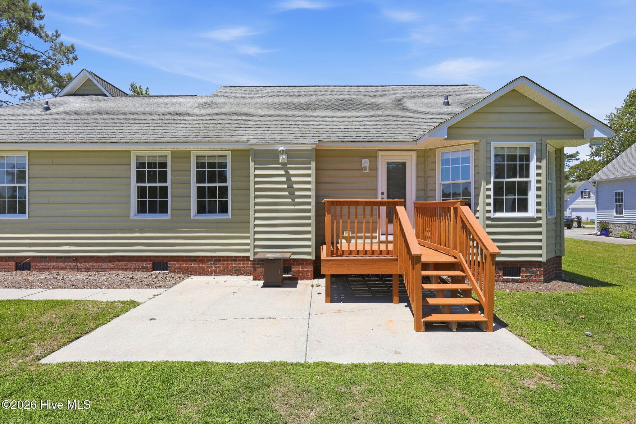 Single Family Residence at 1129 Coral Reef Drive, New Bern, NC 28560, photo 48 of 68