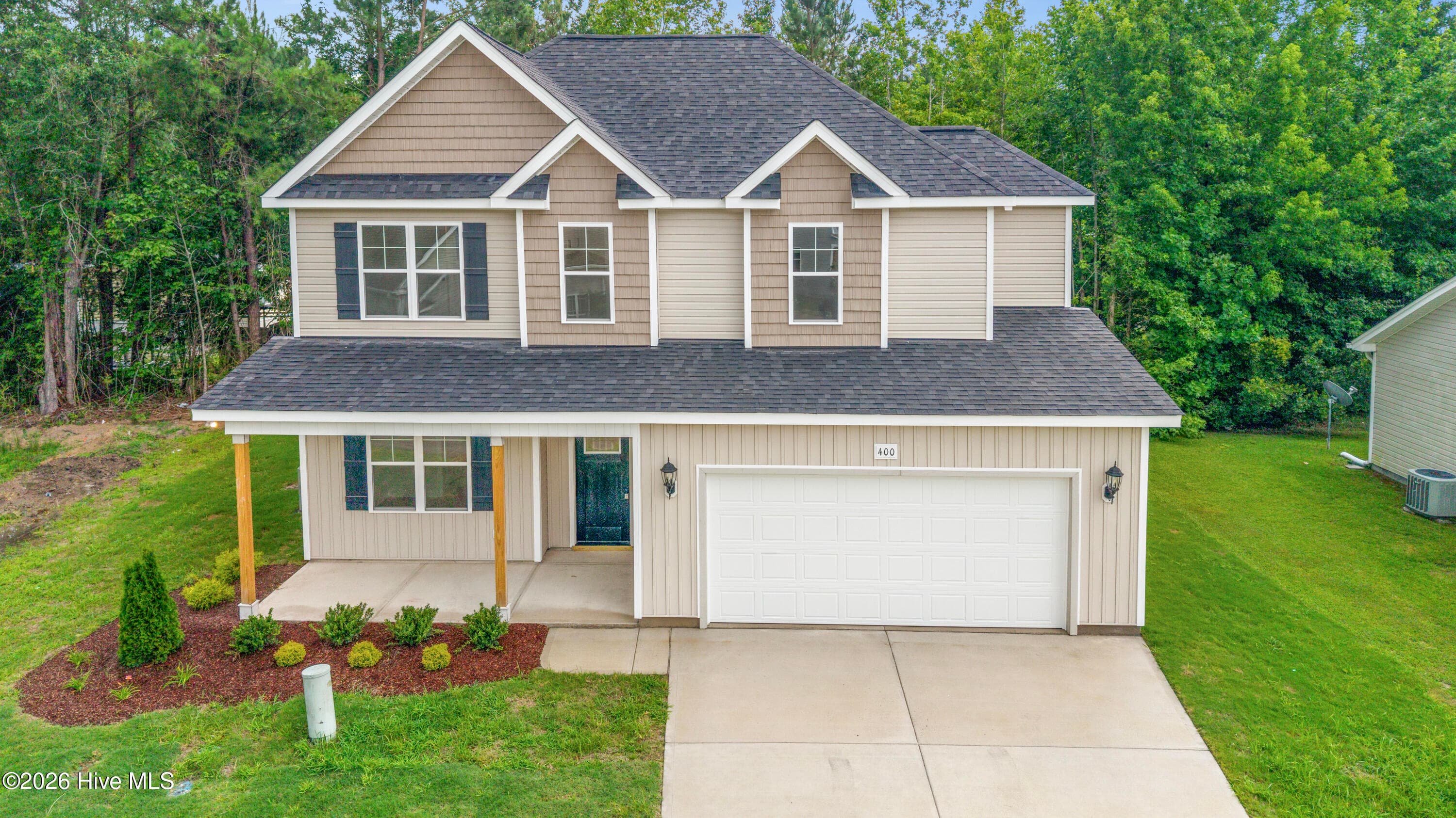Single Family Residence at 400 Stone Hawk Lane, New Bern, NC 28560, photo 6 of 110