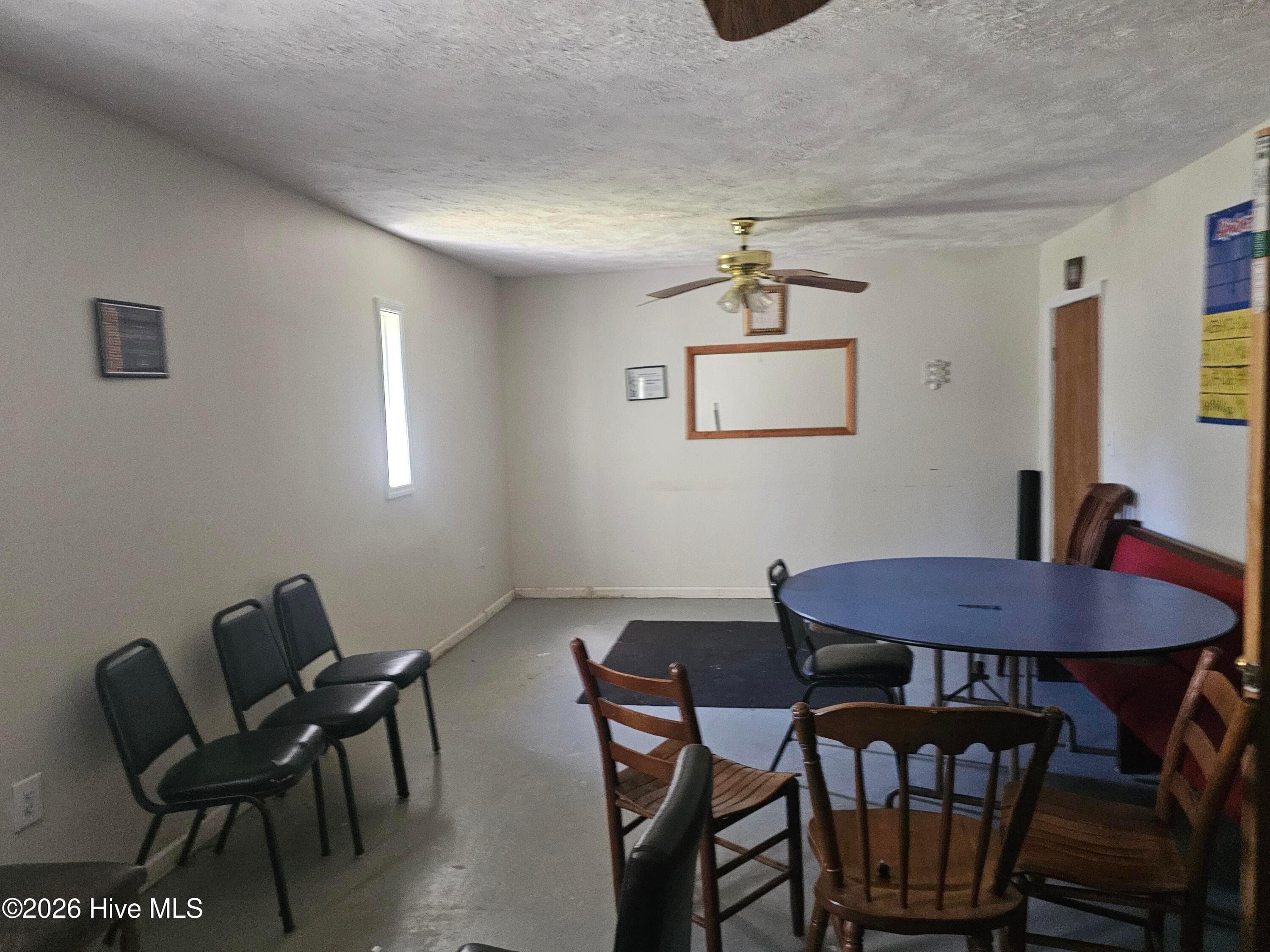 dining - 25 NE Holmes Pond Road, Johnston, SC 29832