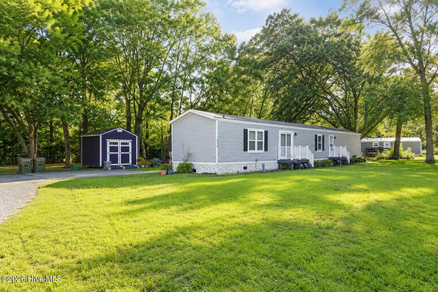 Manufactured Home at 208 Branson Way, Holly Ridge, NC 28445, photo 2 of 11