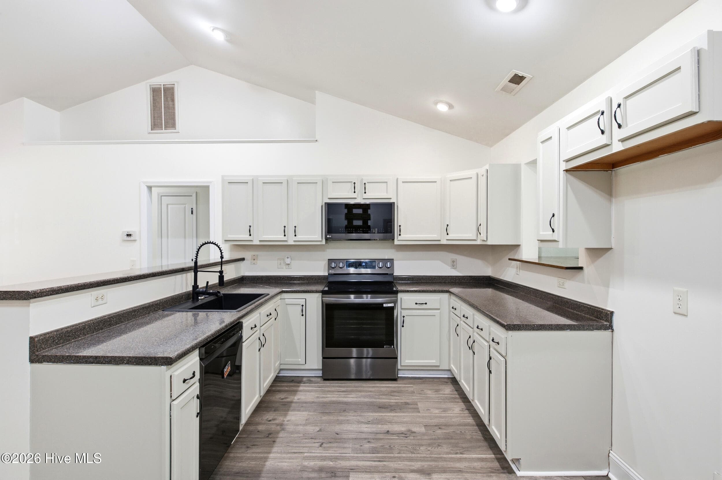 Kitchen - 122 Pond View Circle, Hampstead, NC 28443