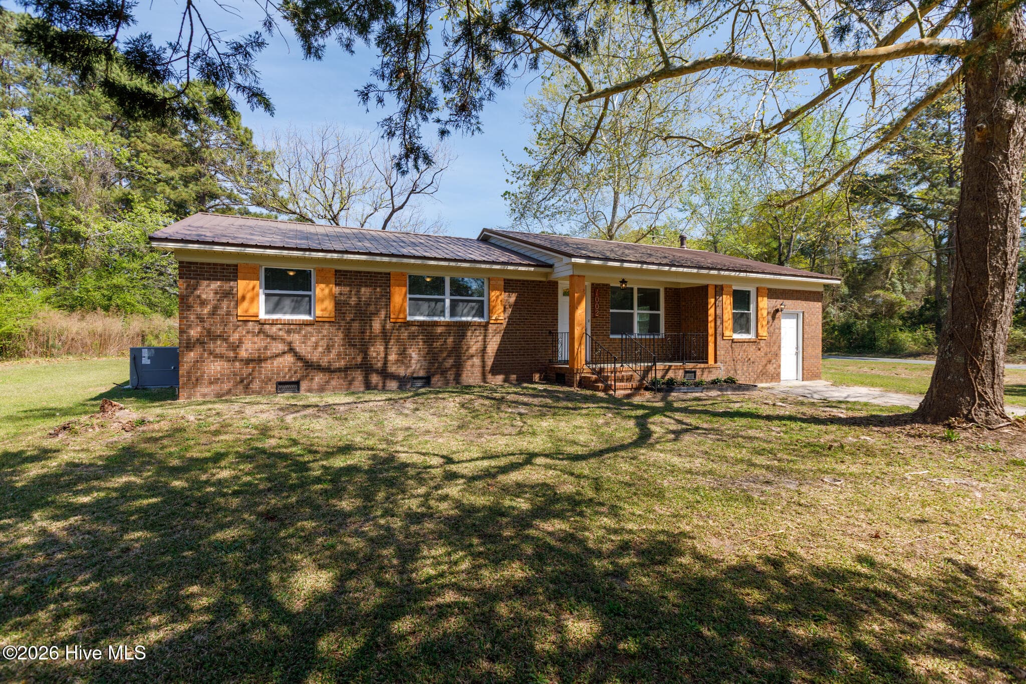 Single Family Residence at 1002 Able Street, Elizabethtown, NC 28337, photo 2 of 21
