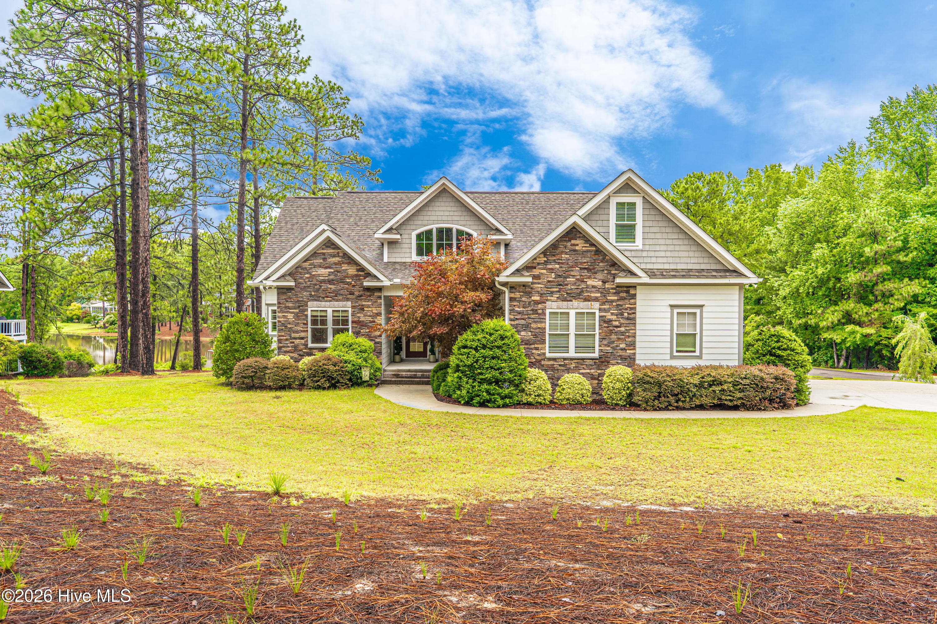 Single Family Residence at 140 Edgewater Place, Pinehurst, NC 28374, photo 2 of 68