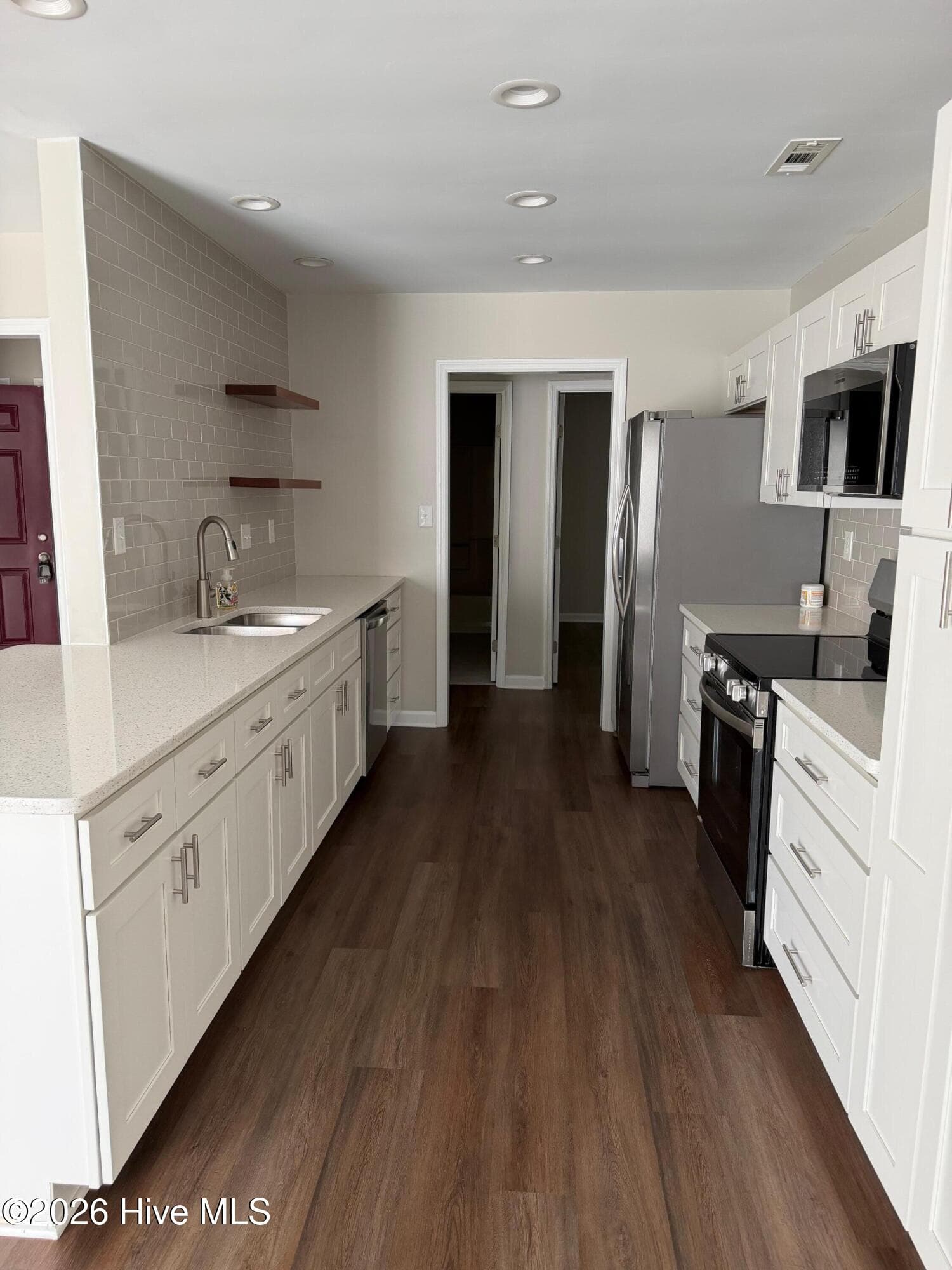 Kitchen - 7012 N Northbend Road, Wilmington, NC 28411