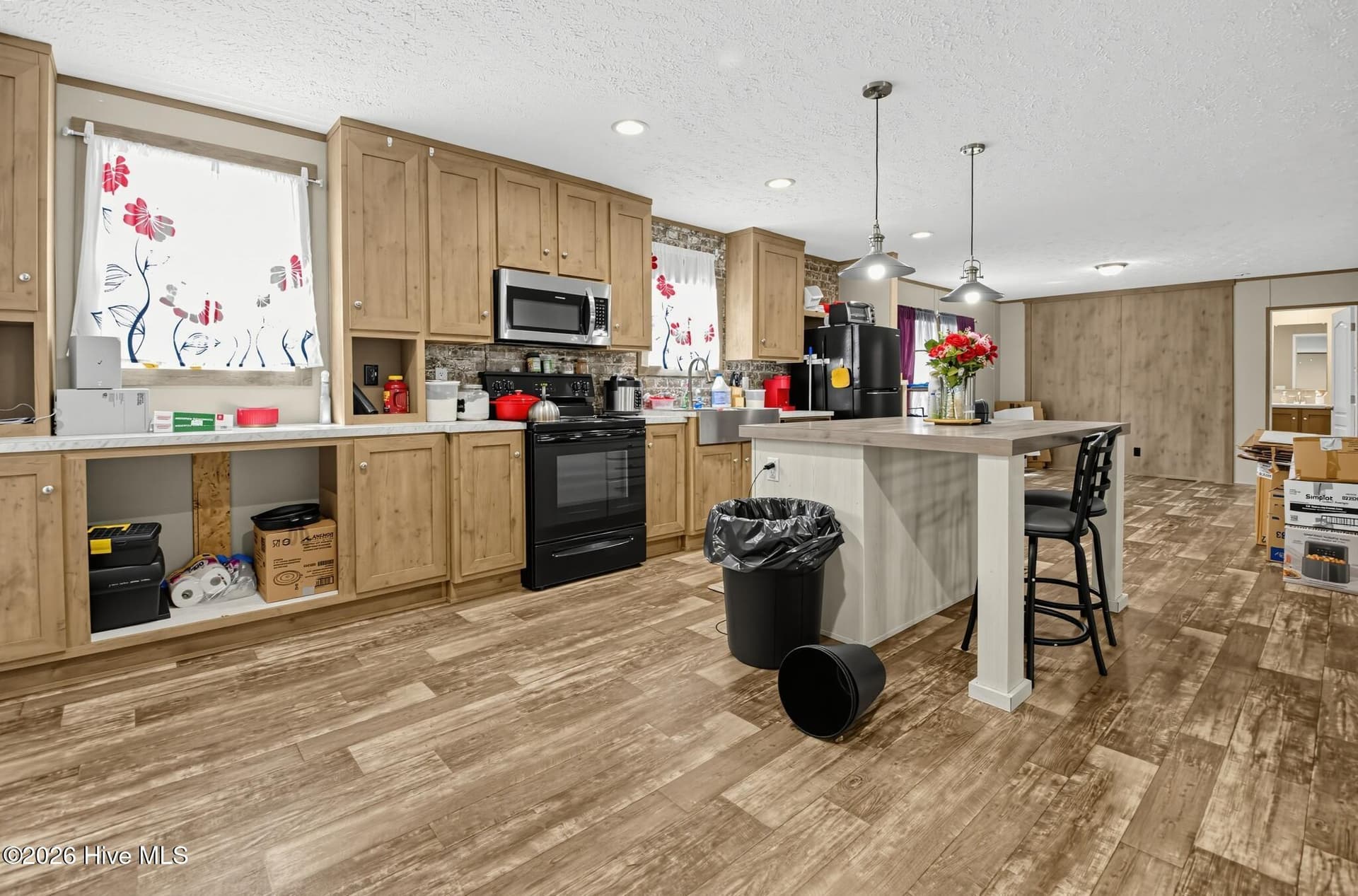 Manufactured Home at 140 Hillmont Road, New Bern, NC 28562, photo 9 of 29