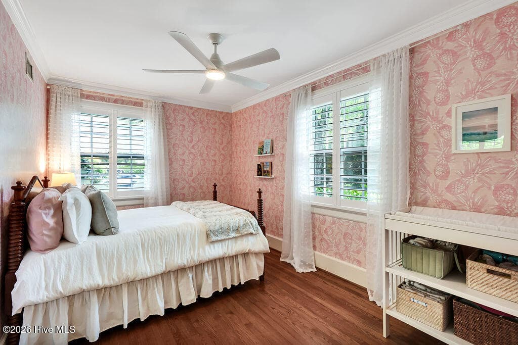 Single Family Residence at 1413 Hawthorne Road, Wilmington, NC 28403, photo 3 of 4