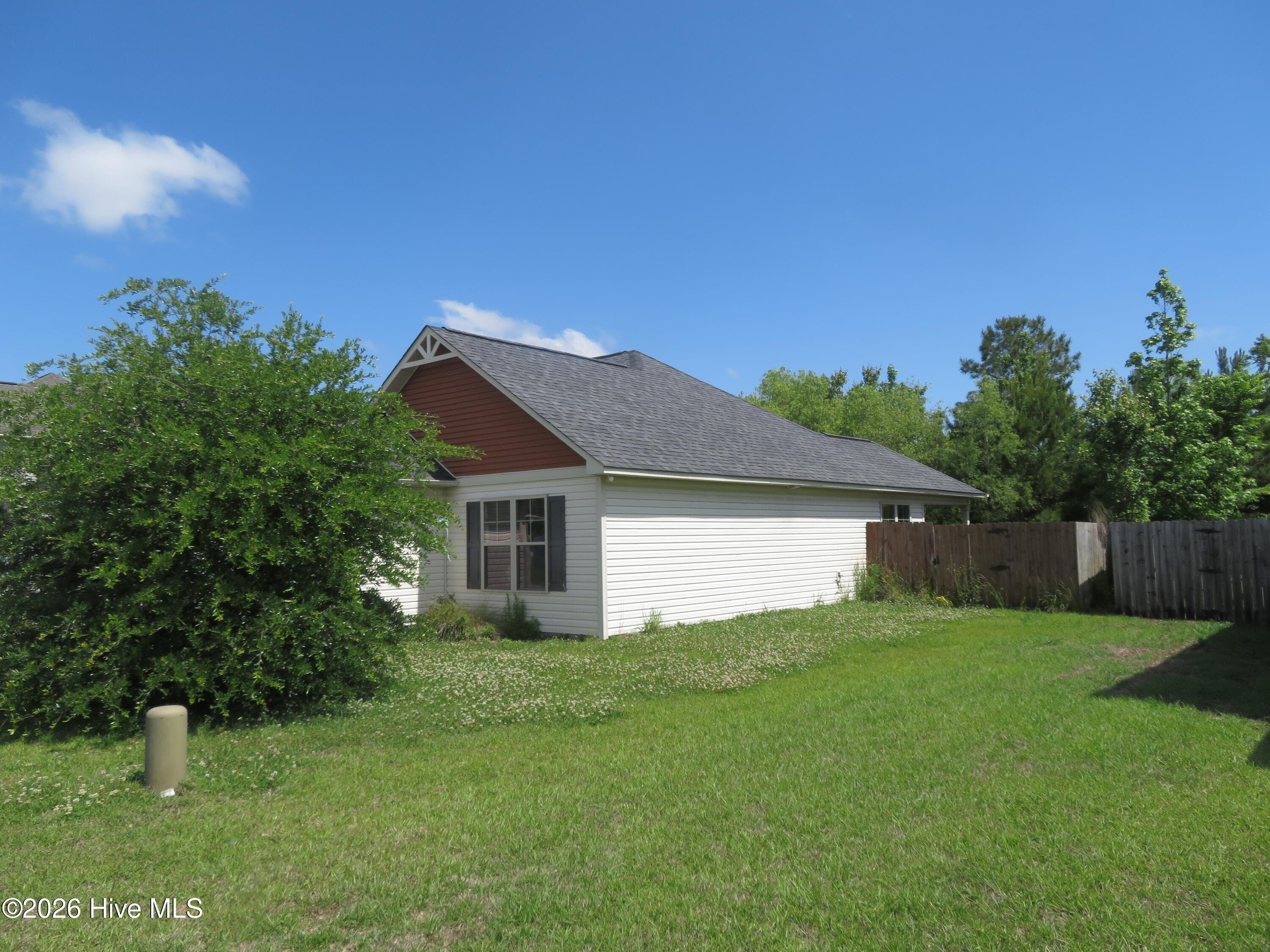 Single Family Residence at 702 Ashley Meadow Lane, Jacksonville, NC 28546, photo 2 of 51