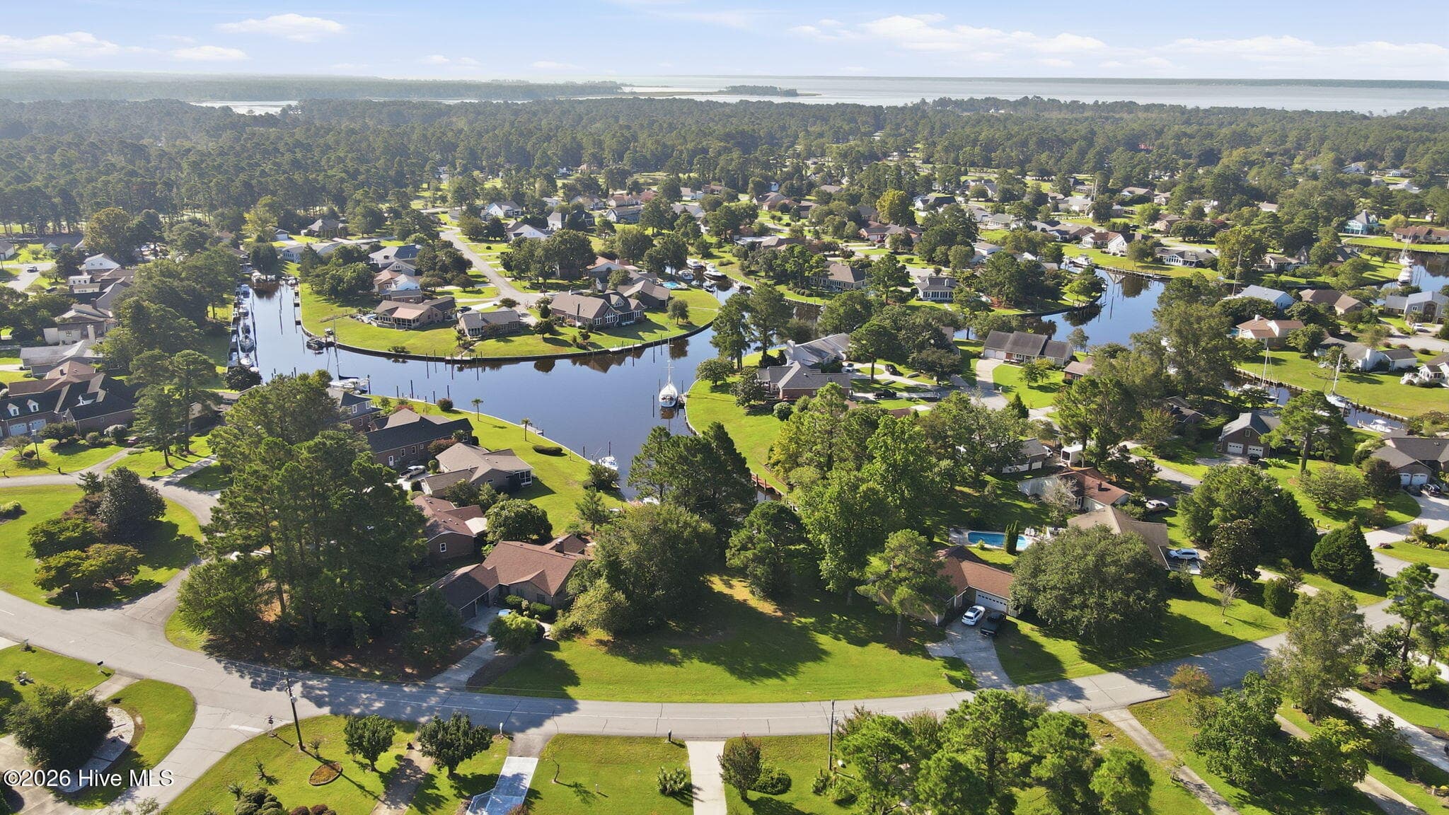 Wooded at 1304 Pelican Drive, New Bern, NC 28560, photo 11 of 12