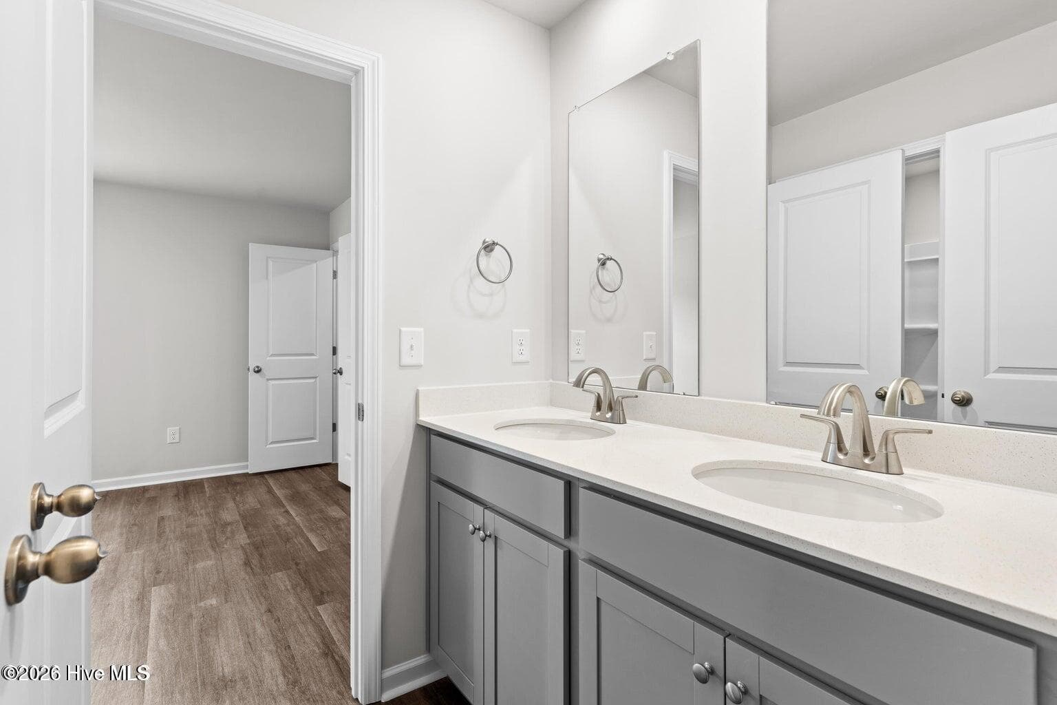 Jack and Jill Bathroom - 908 Lanyard Lane, New Bern, NC 28560