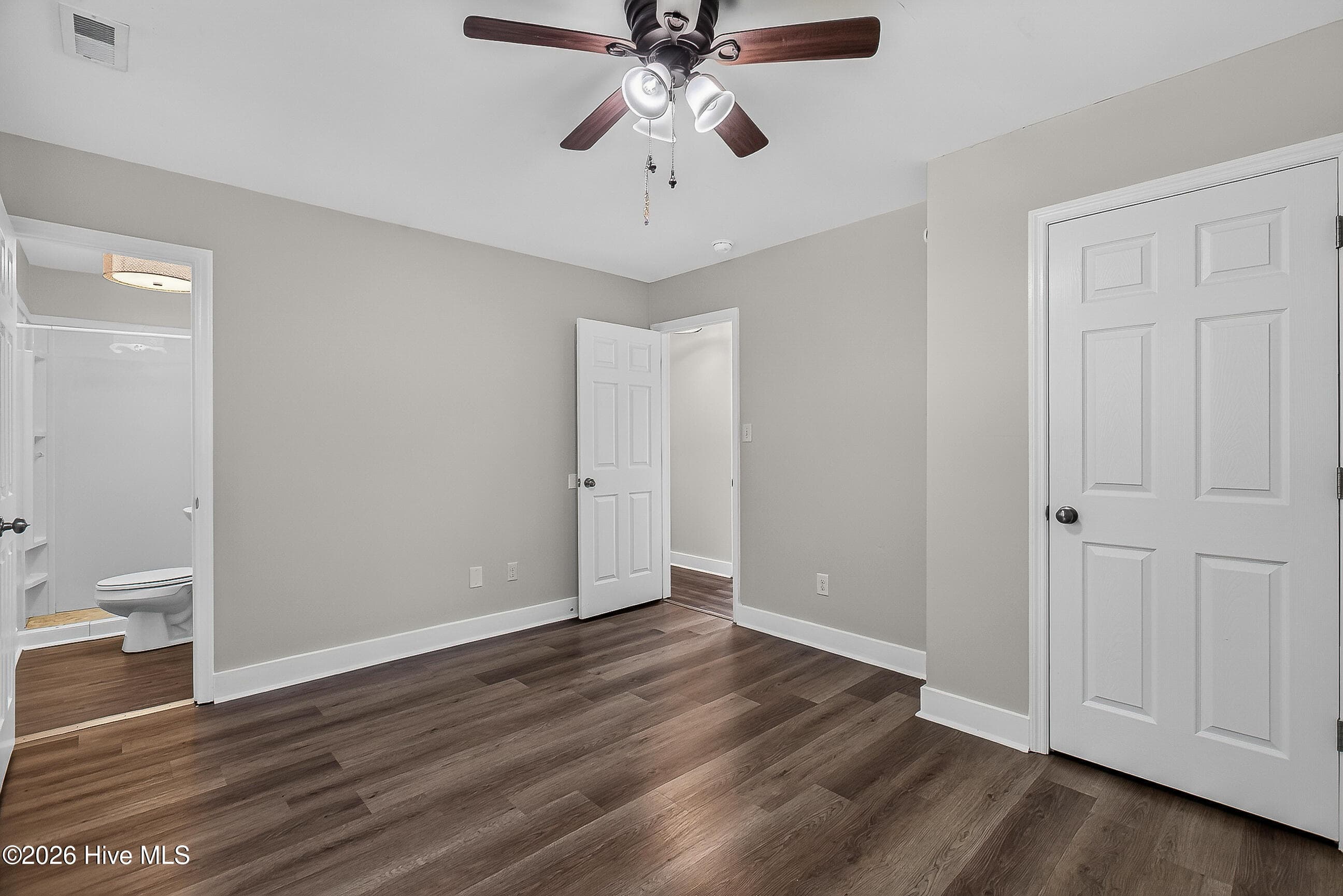 Single Family Residence at 912 Laurel Lane, Jacksonville, NC 28546, photo 7 of 35