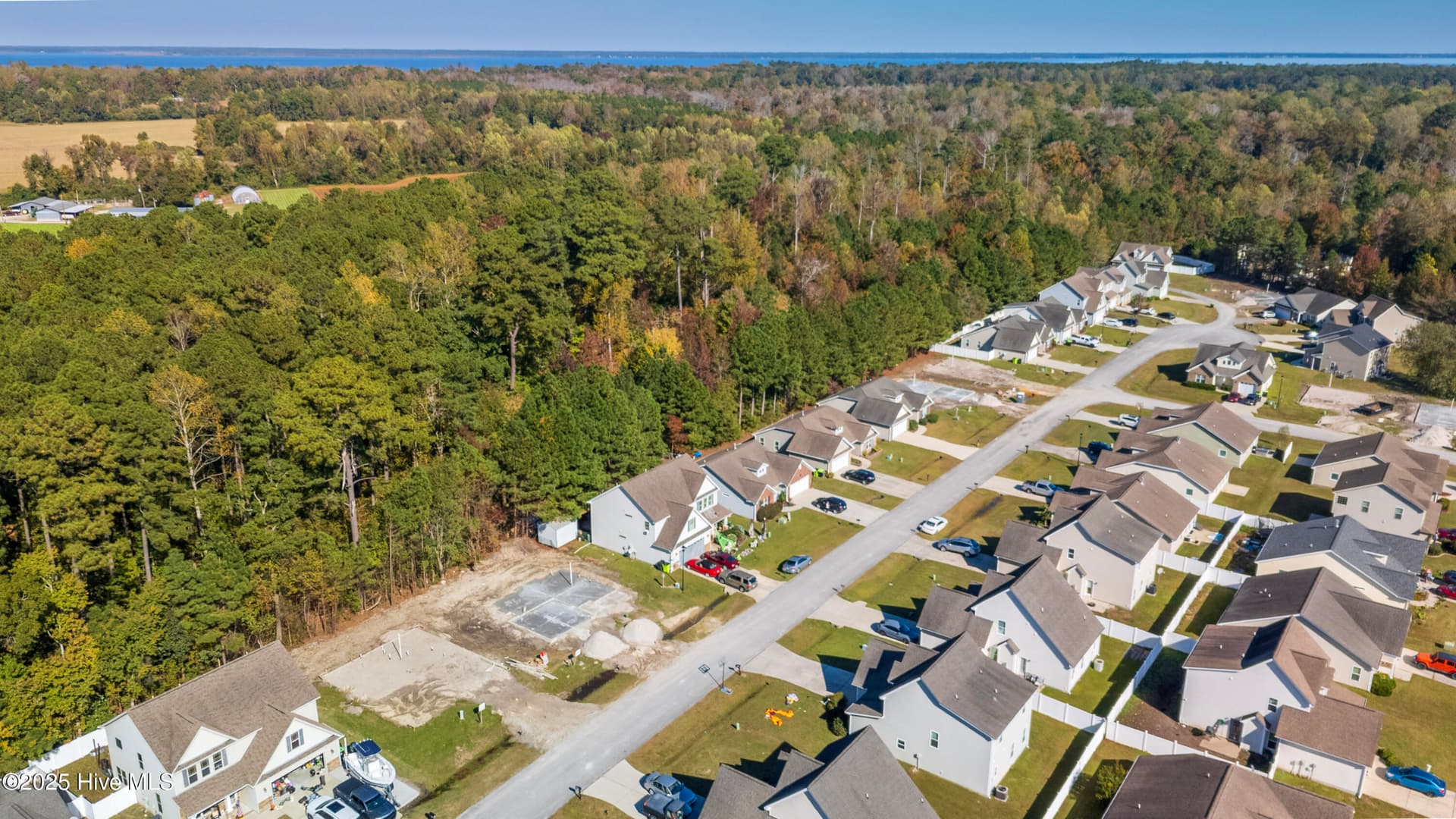 Single Family Residence at 445 Peregrine Ridge Drive, New Bern, NC 28560, photo 48 of 79