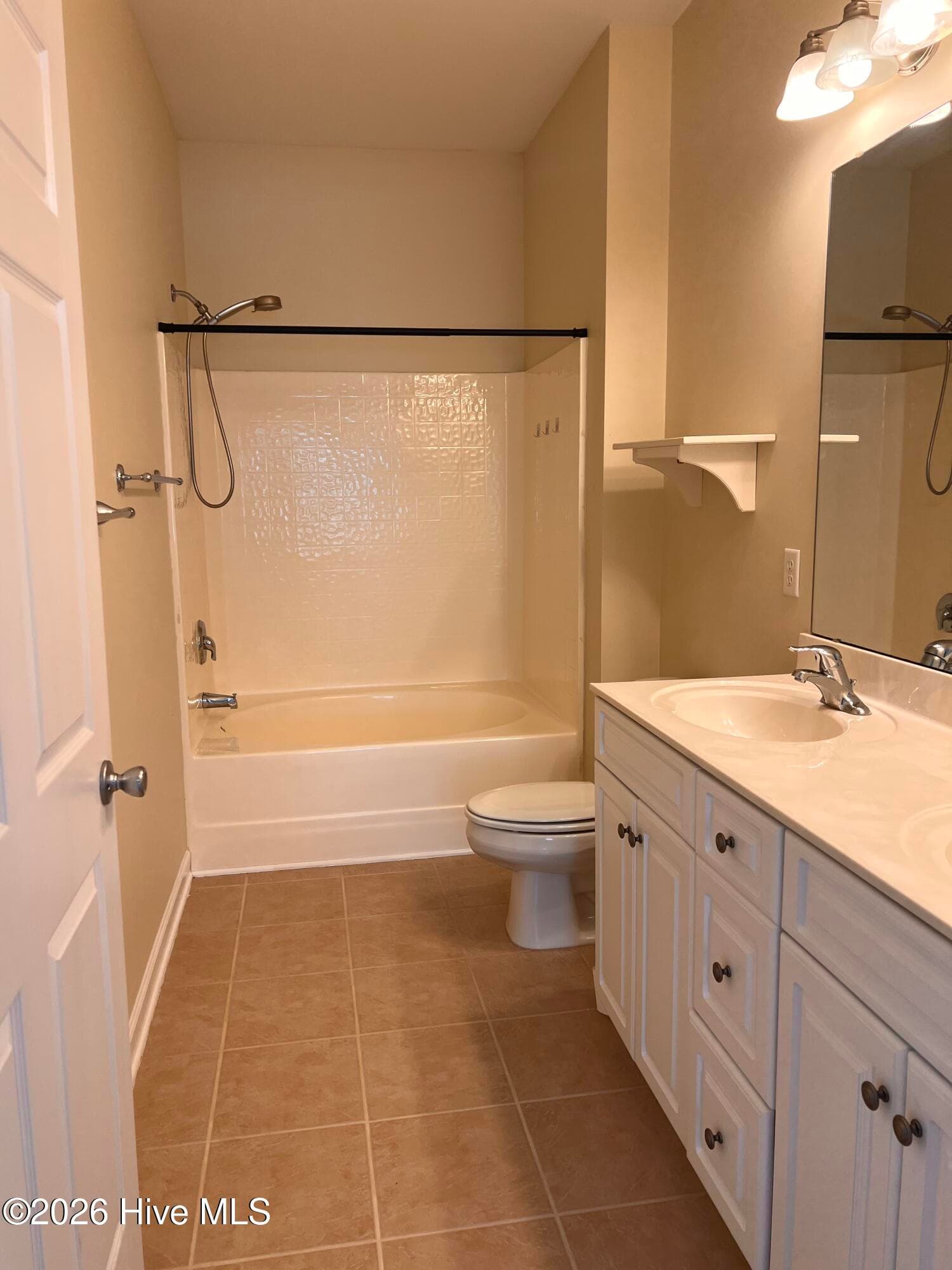 Townhouse at 5322 Christian Drive, Wilmington, NC 28403, photo 9 of 14