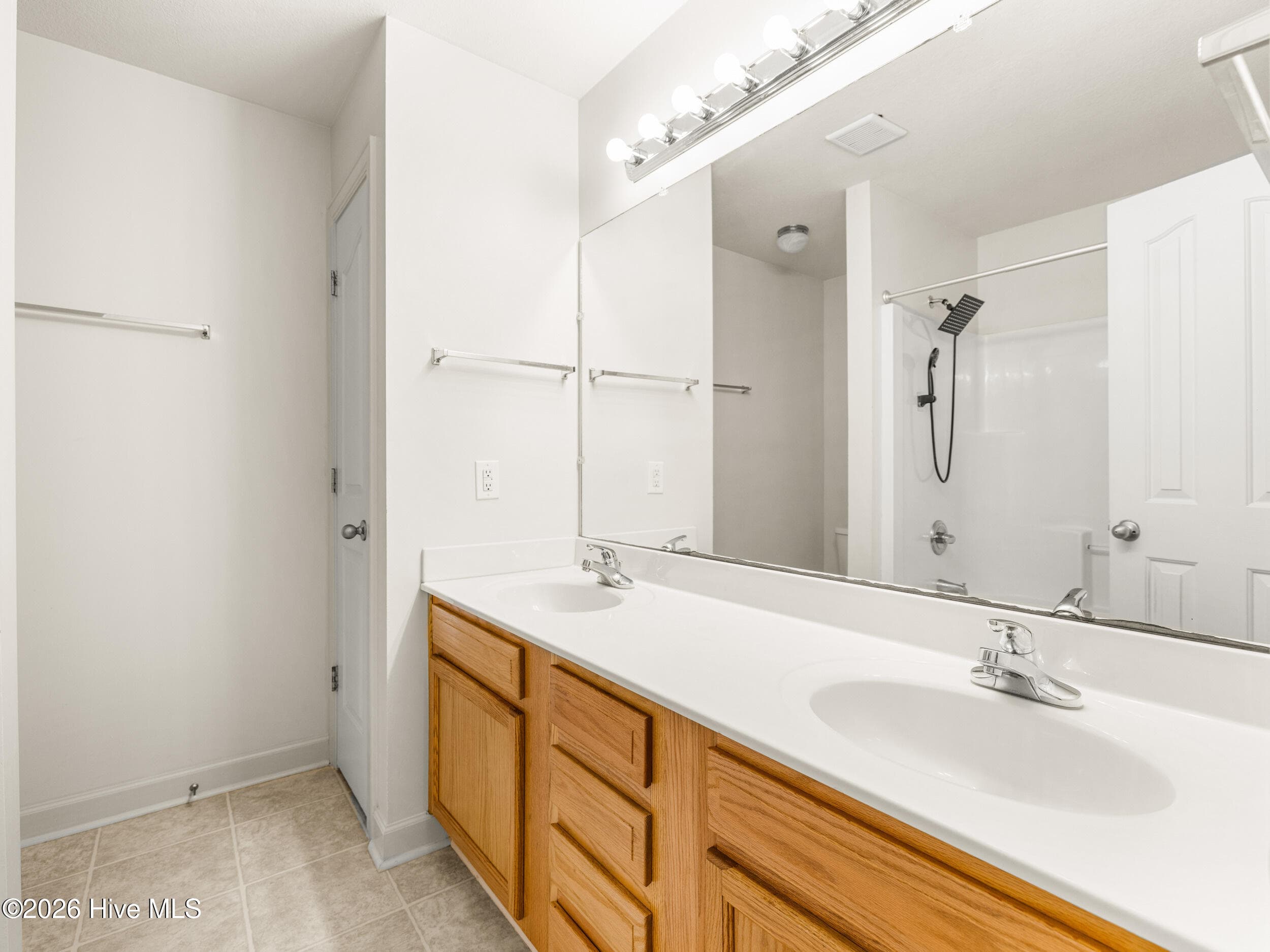 Townhouse at 403 Springwood Drive, Jacksonville, NC 28546, photo 22 of 30