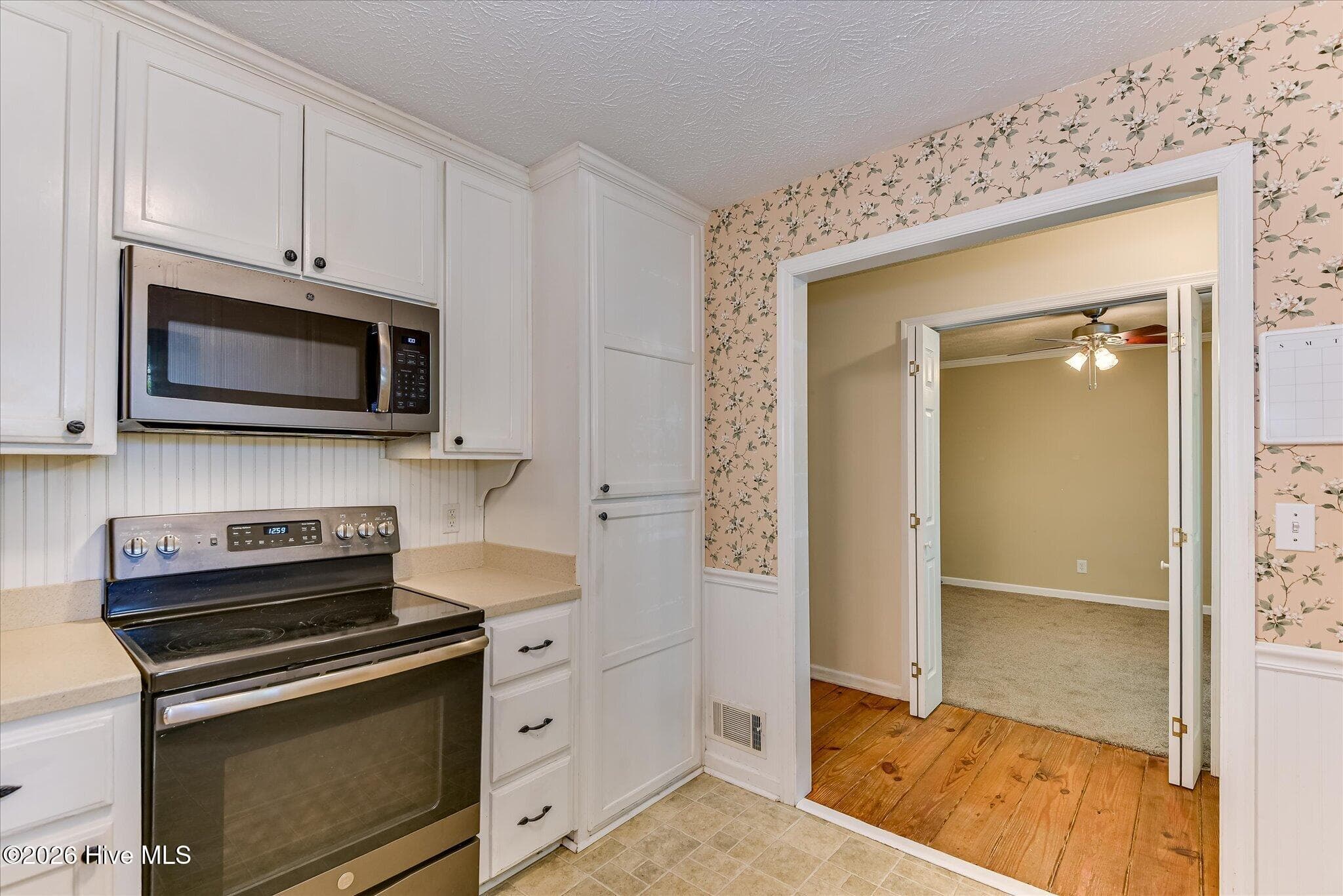 Single Family Residence at 6 Gregory Court, North Augusta, SC 29860, photo 14 of 40