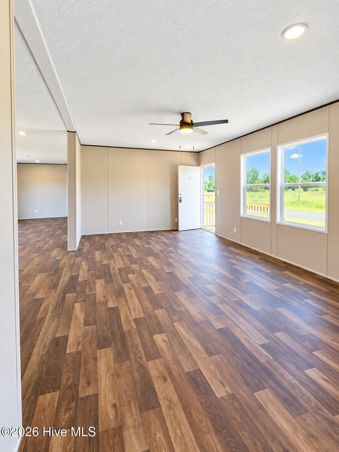 Manufactured Home at 958 Blind Bridge Road, Magnolia, NC 28453, photo 2 of 8