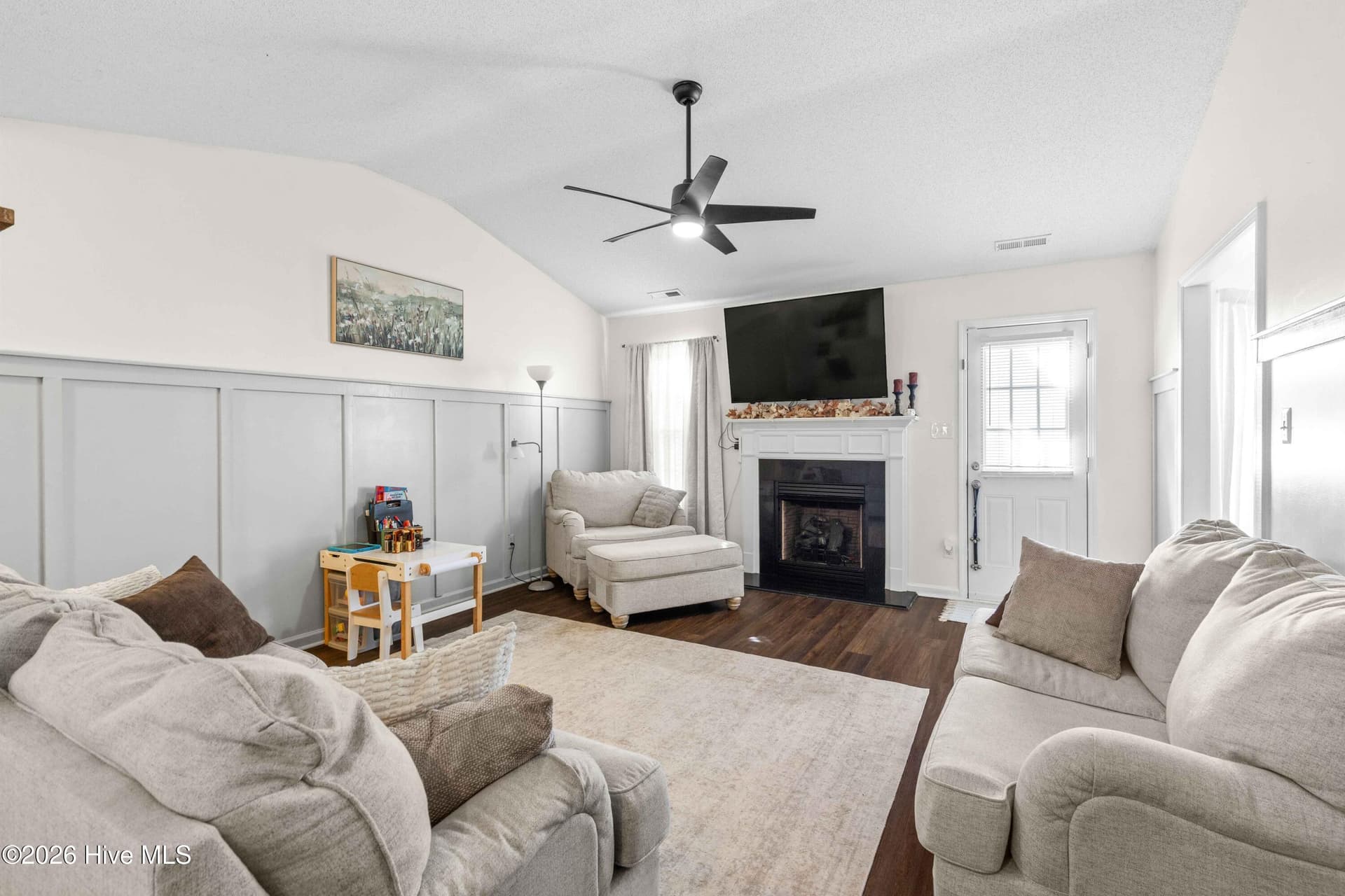 Single Family Residence at 307 Haywood Drive, Richlands, NC 28574, photo 3 of 21