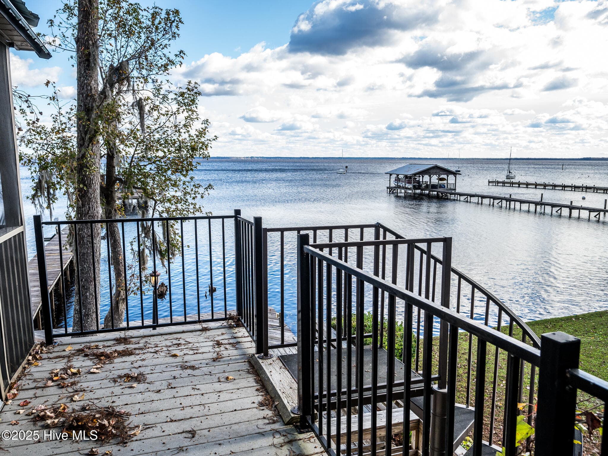 Single Family Residence at 3002 Canal Cove Road, Lake Waccamaw, NC 28450, photo 5 of 5