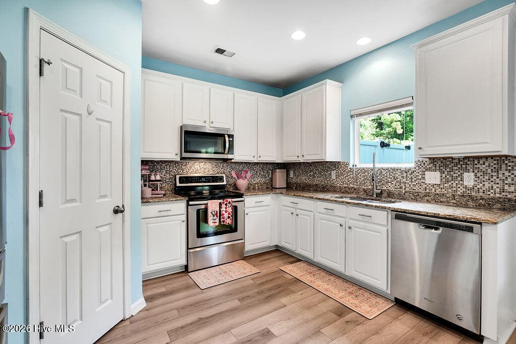 Single Family Residence at 5010 Portside Drive, Southport, NC 28461, photo 15 of 61