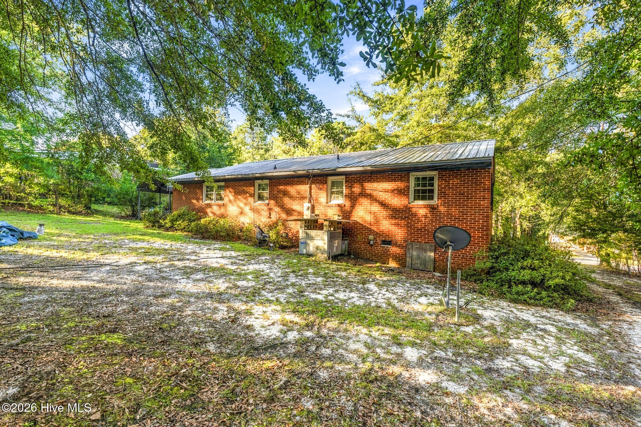 Single Family Residence at 1002 Jefferson Street, Hamlet, NC 28345, photo 7 of 25