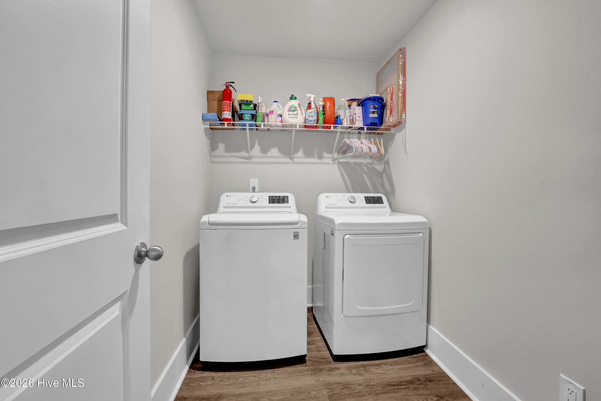 Laundry Room - 512 Edgewater Way, Surf City, NC 28445