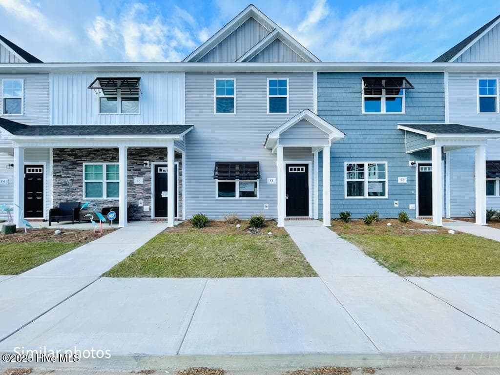 Townhouse at 733 Cross Bridge Way, Sneads Ferry, NC 28460, photo 2 of 48