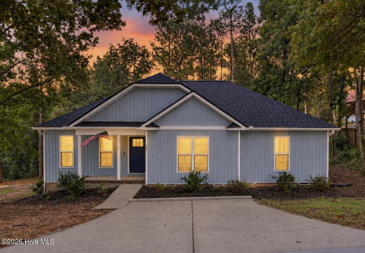 Single Family Residence at 605 Ridgefield Drive, North Augusta, SC 29841, North Augusta, photo 2 of 35