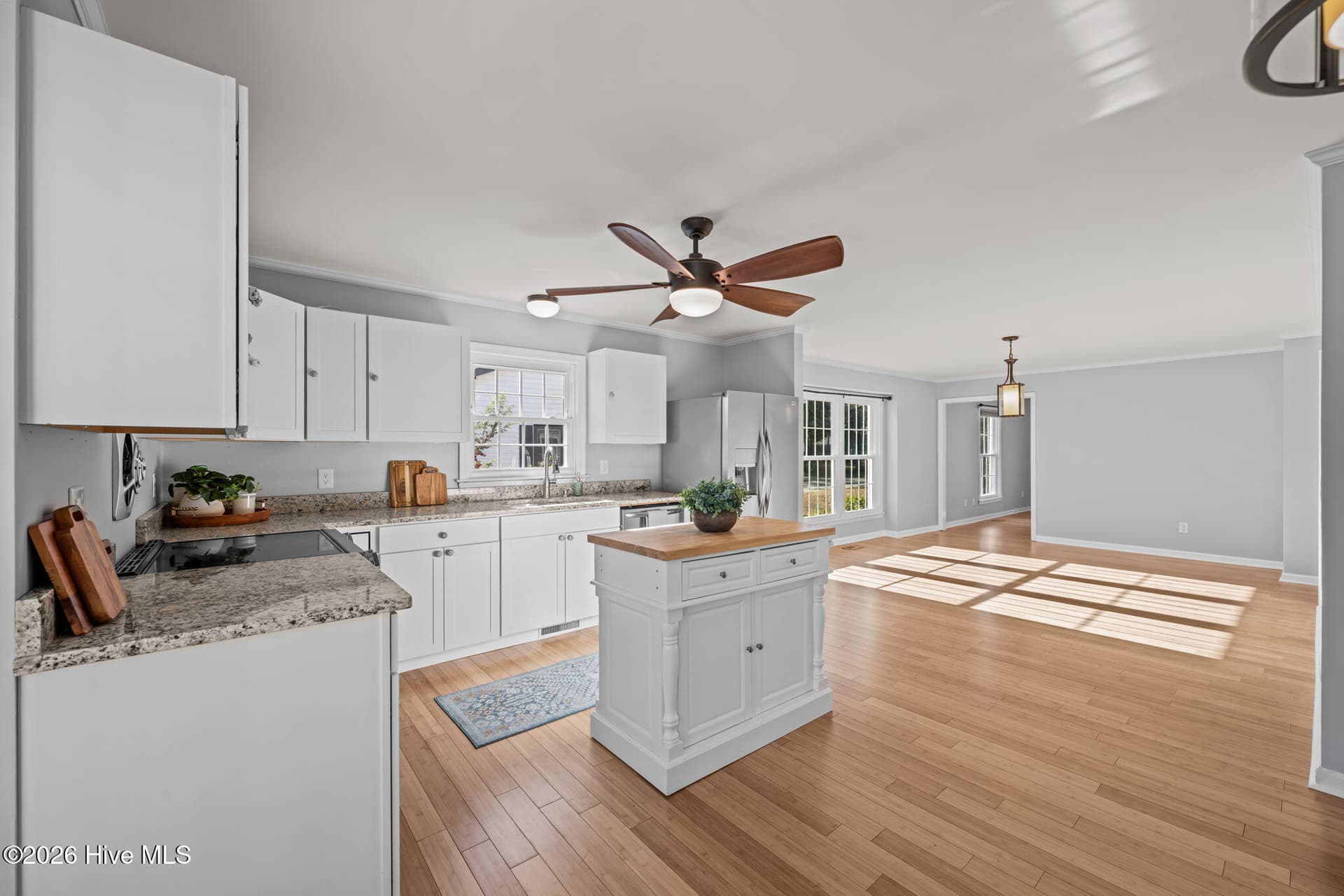 Single Family Residence at 236 Shoreline Drive, New Bern, NC 28562, photo 18 of 71