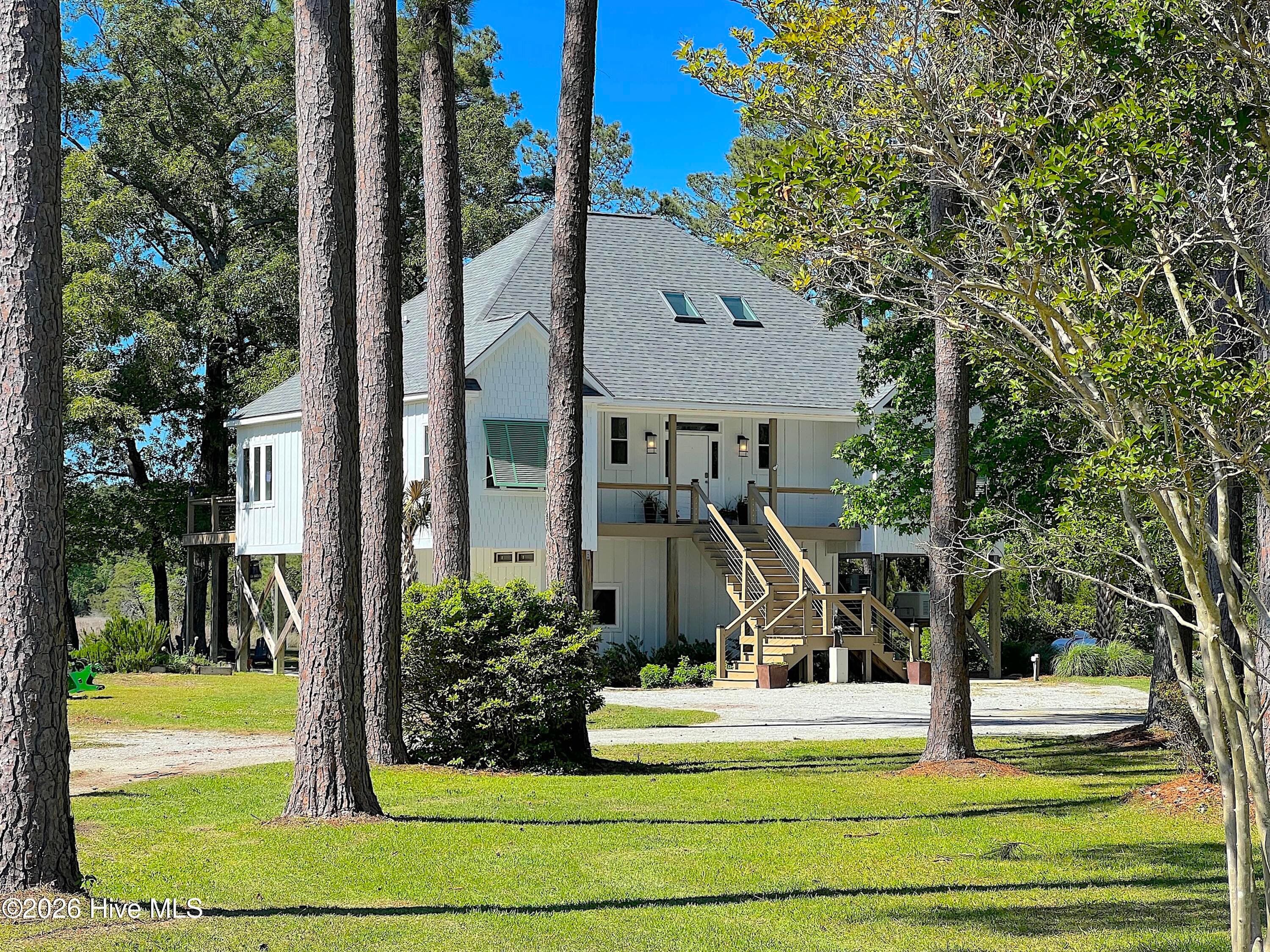 Single Family Residence at 1002 Howells Road, Grantsboro, NC 28529, photo 5 of 87