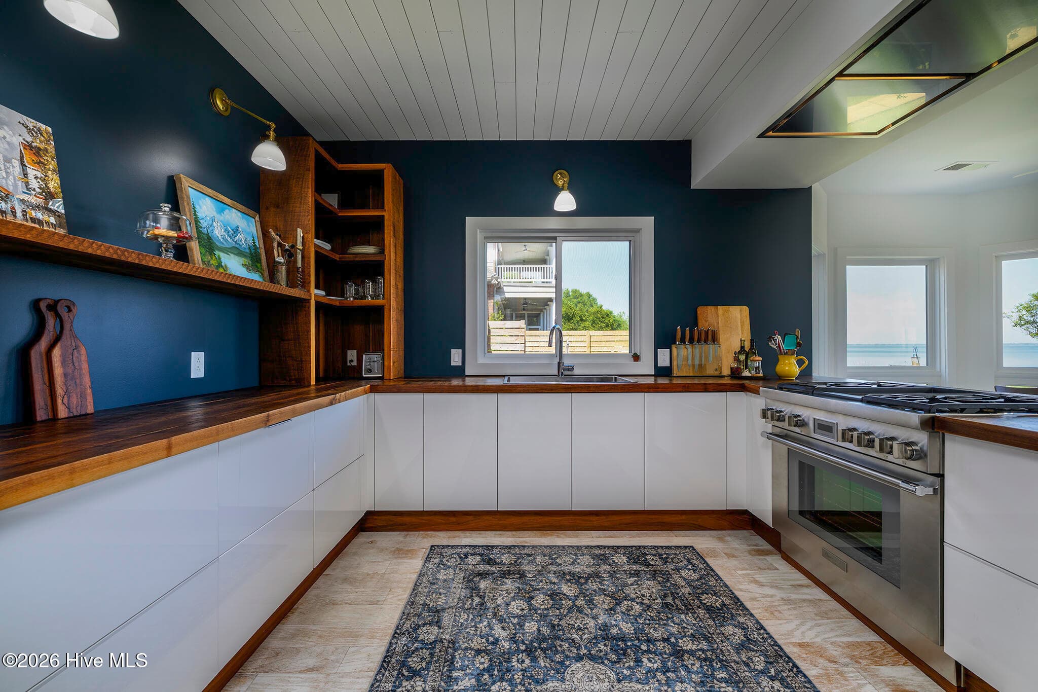 Ample Cabinet and Counter Space - 228 Drake Landing, New Bern, NC 28560