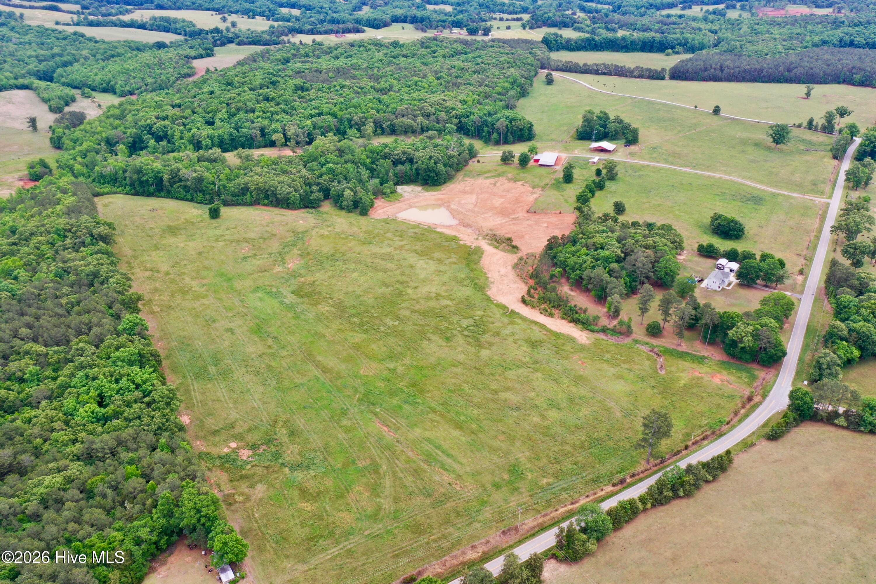 Single Family Residence at 8335 Sc 187, Iva, SC 29655, photo 5 of 17