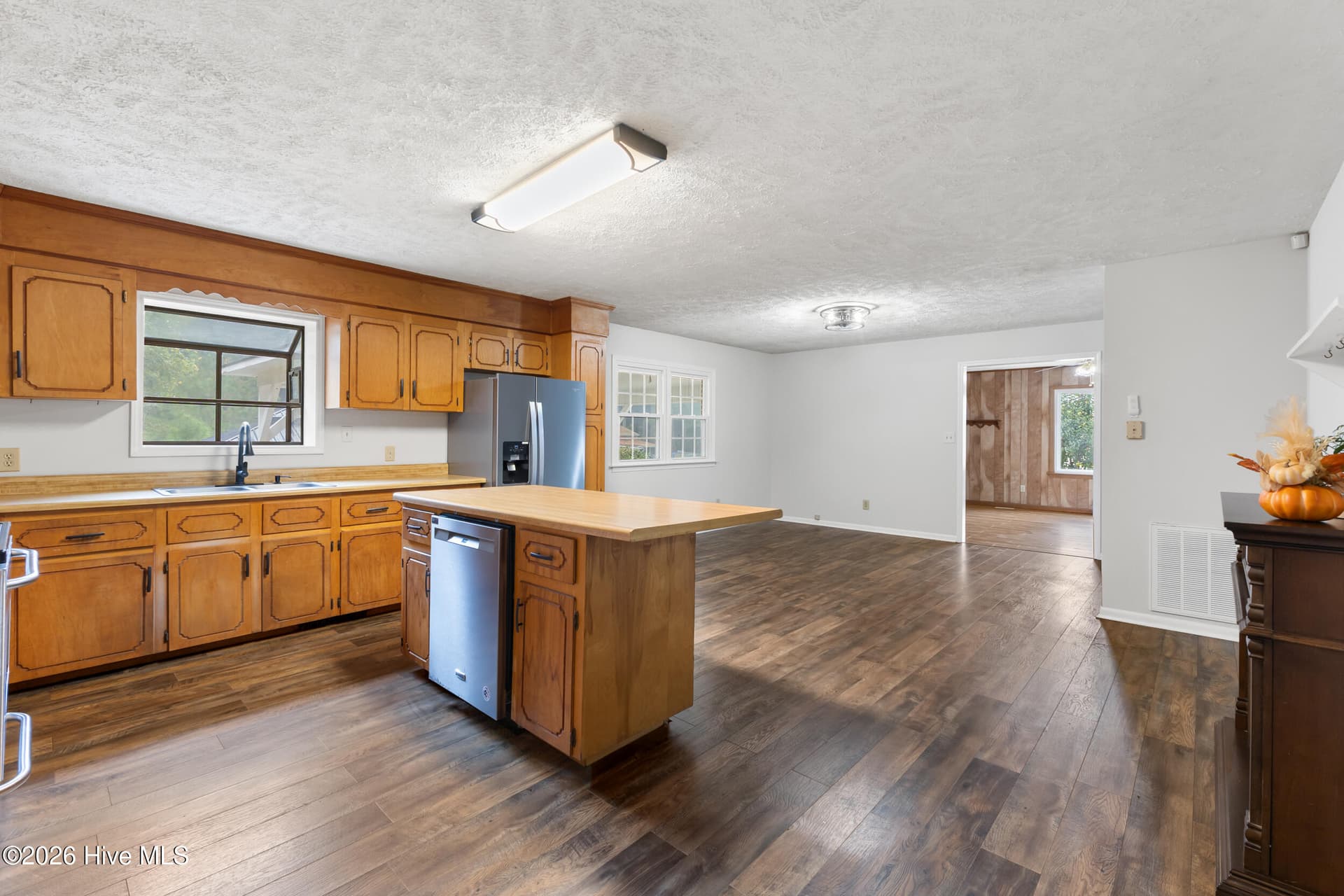 Single Family Residence at 4846 General Howe Highway, Riegelwood, NC 28456, photo 13 of 50