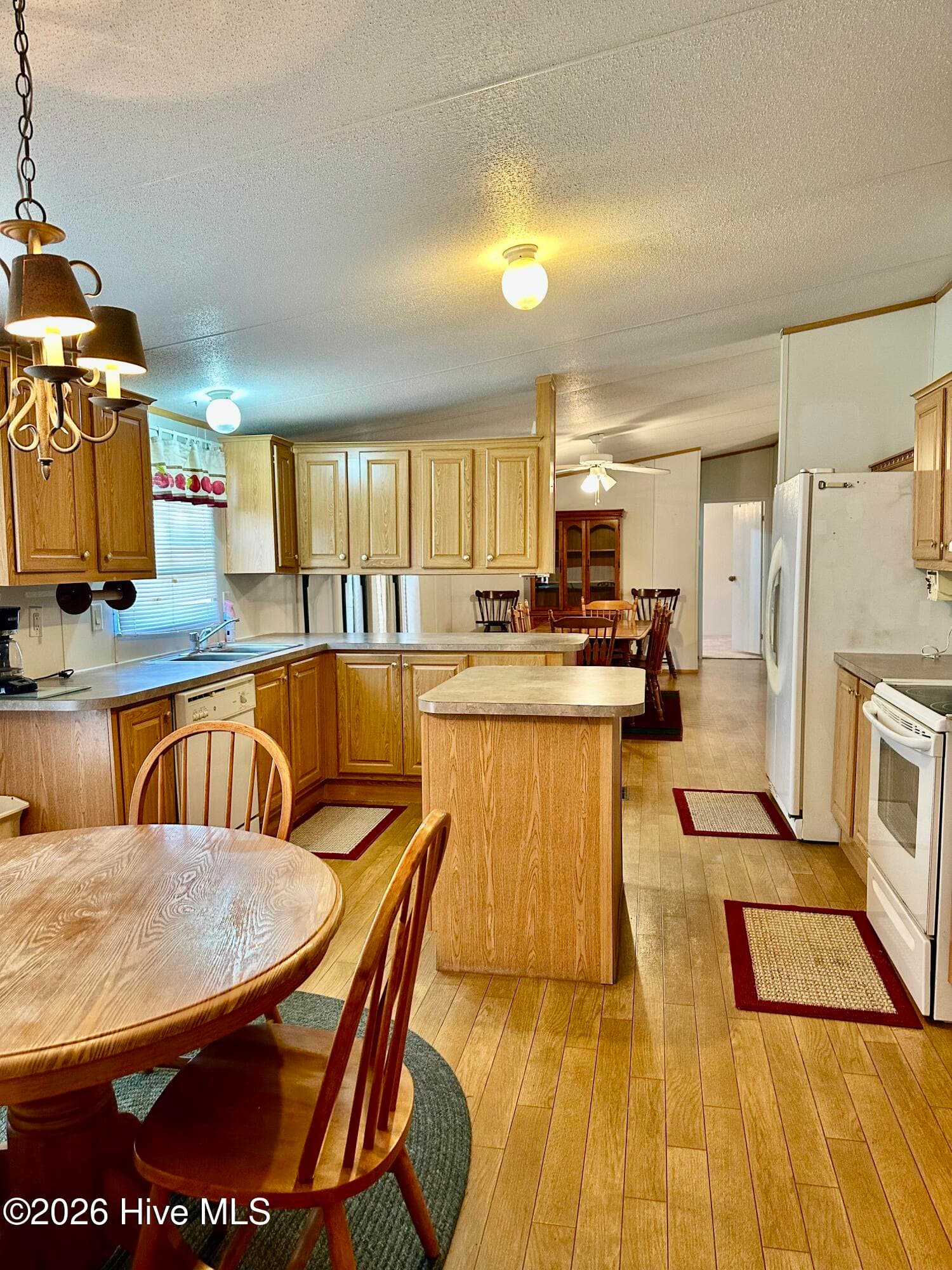 Manufactured Home at 70 Rough Horn Road, Evergreen, NC 28438, photo 20 of 30
