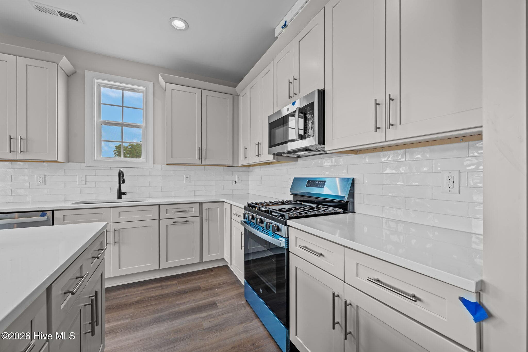 Single Family Residence at 1004 Exeter Place, New Bern, NC 28562, photo 16 of 44