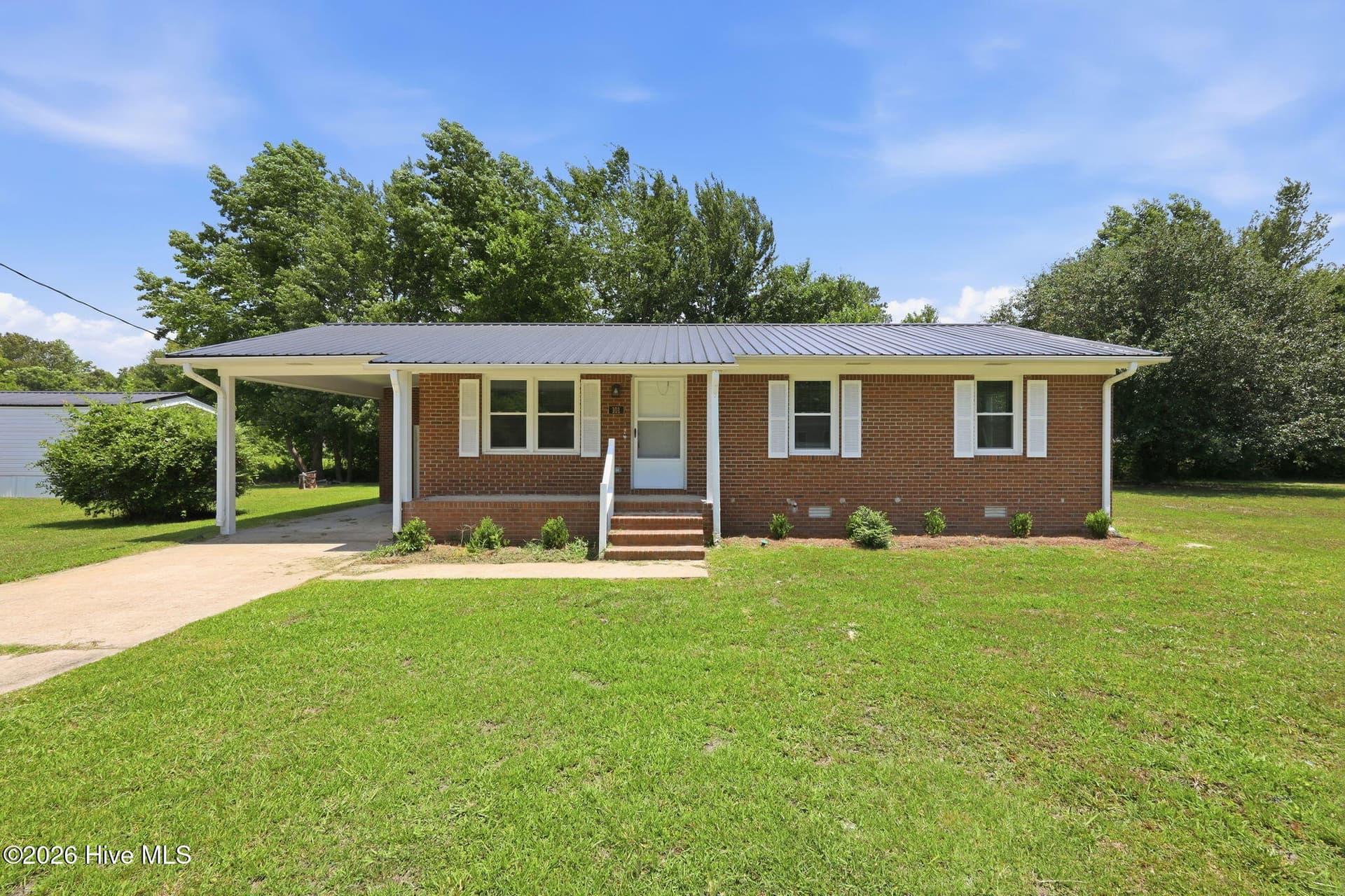 Single Family Residence at 101 N Water Street, Bayboro, NC 28515, photo 2 of 43