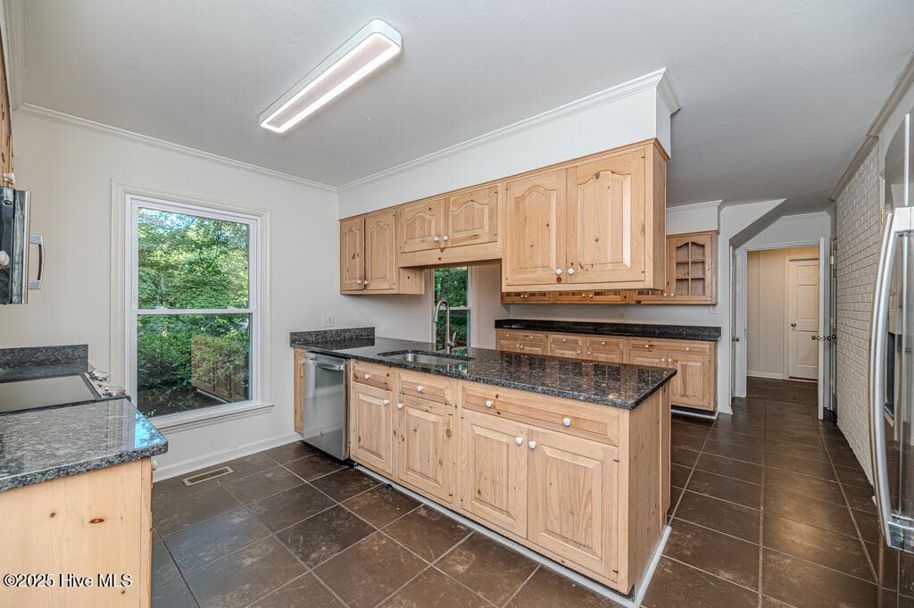 Kitchen - 828 Chatham Road, Rockingham, NC 28379