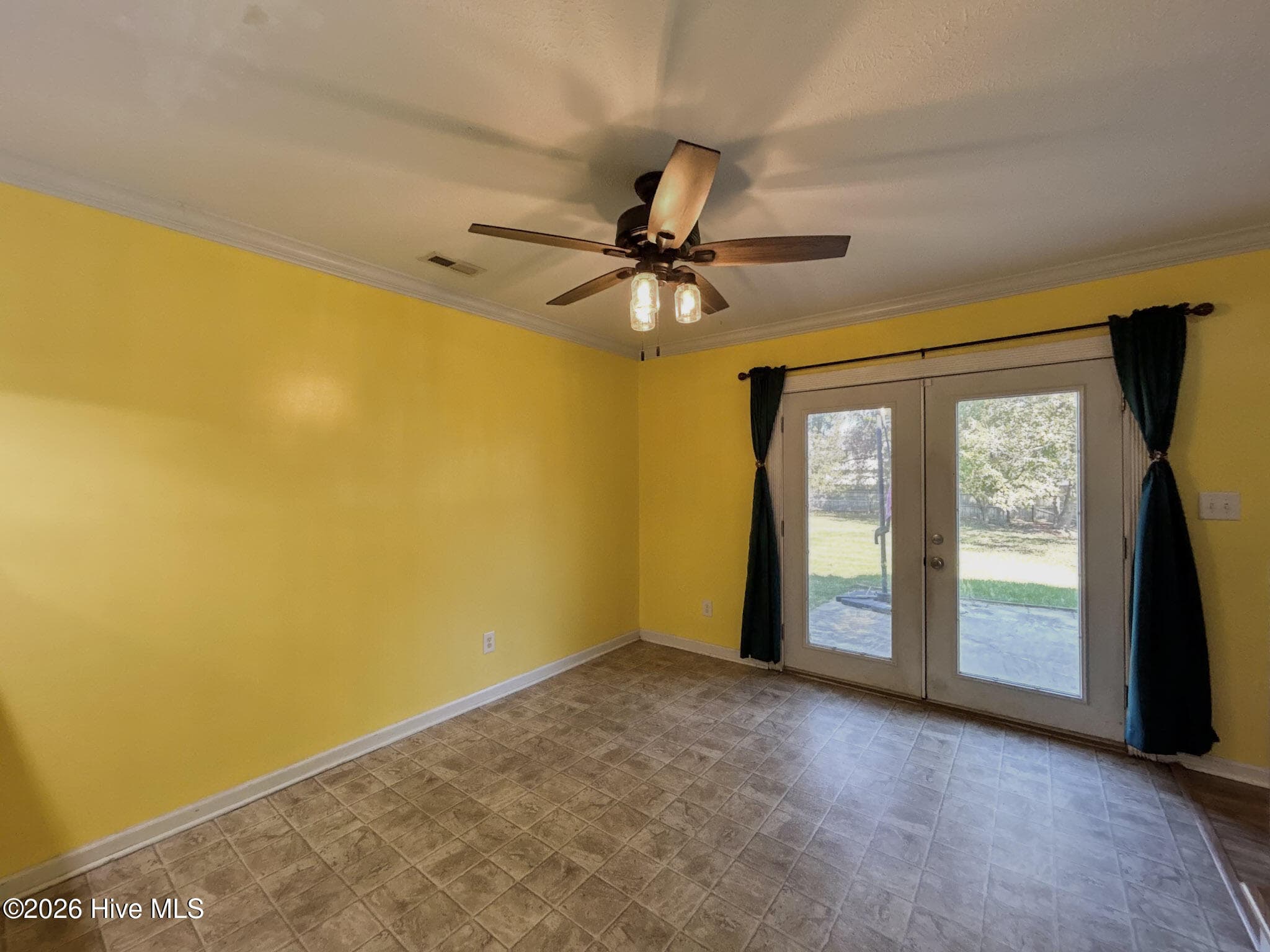 Single Family Residence at 305 Vito Court, Richlands, NC 28574, photo 18 of 83