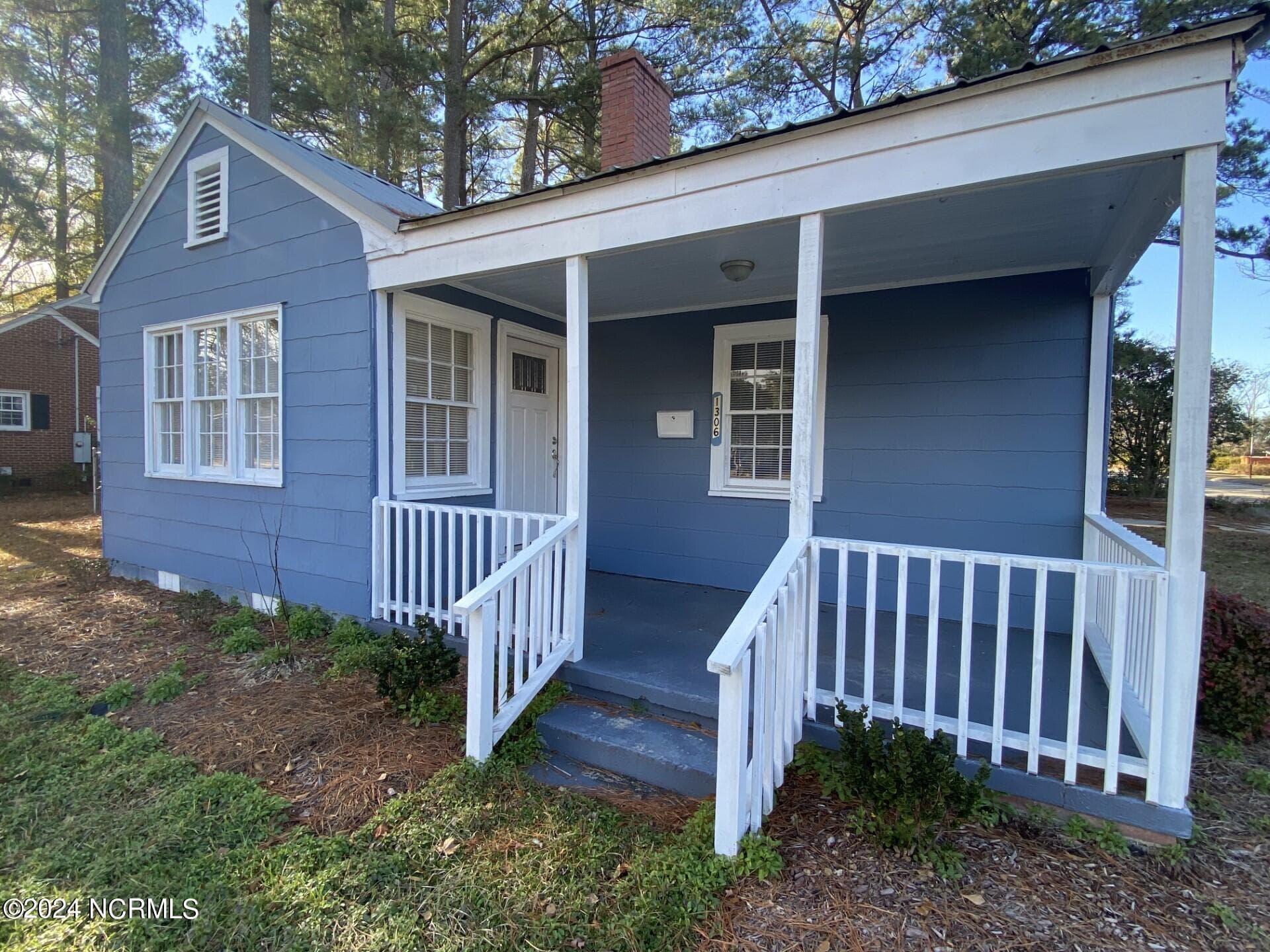 Single Family Residence at 1306 N Respess Street, Washington, NC 27889, photo 3 of 18