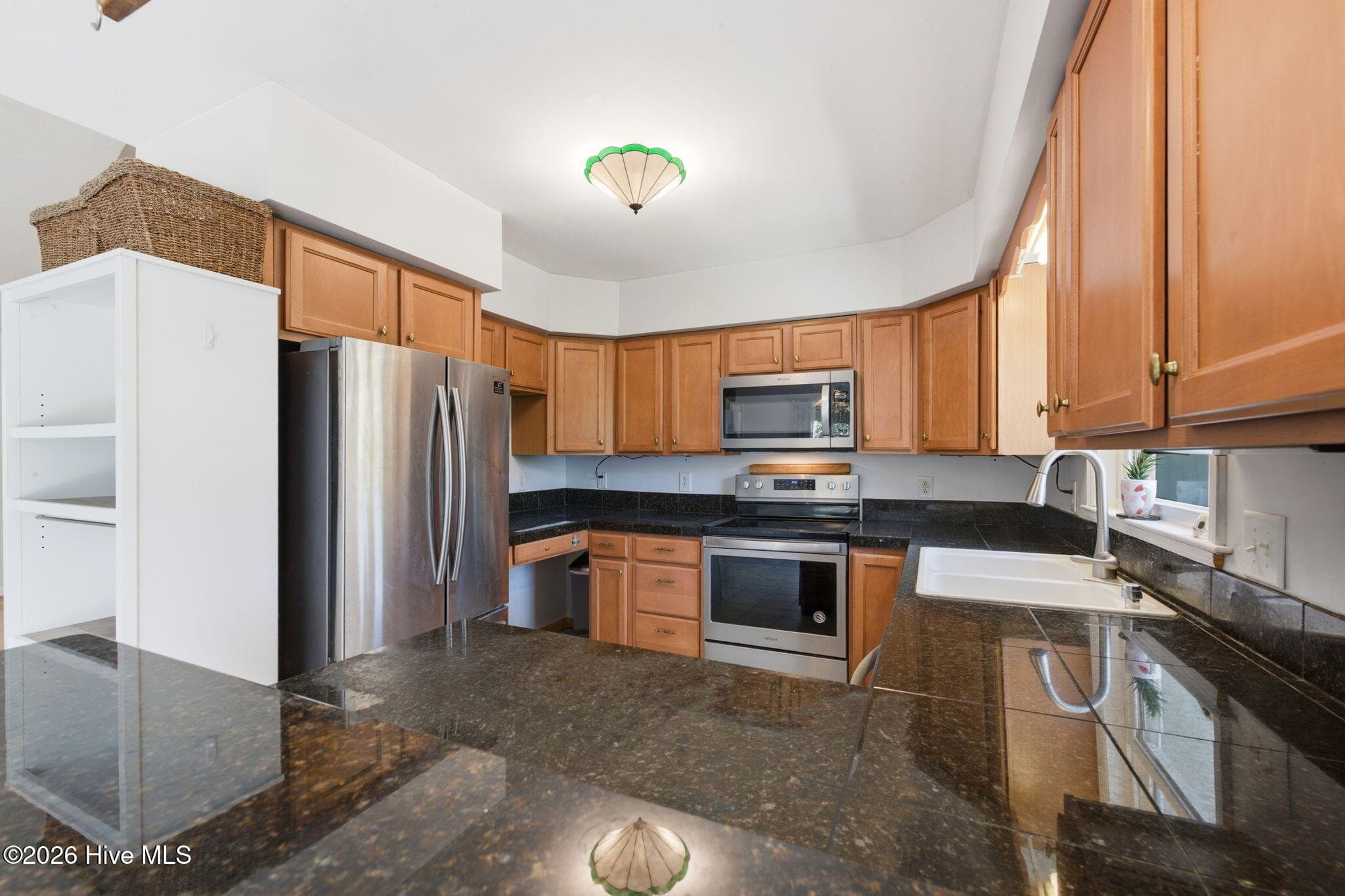 Single Family Residence at 913 Hearthside Court, New Bern, NC 28560, photo 18 of 49