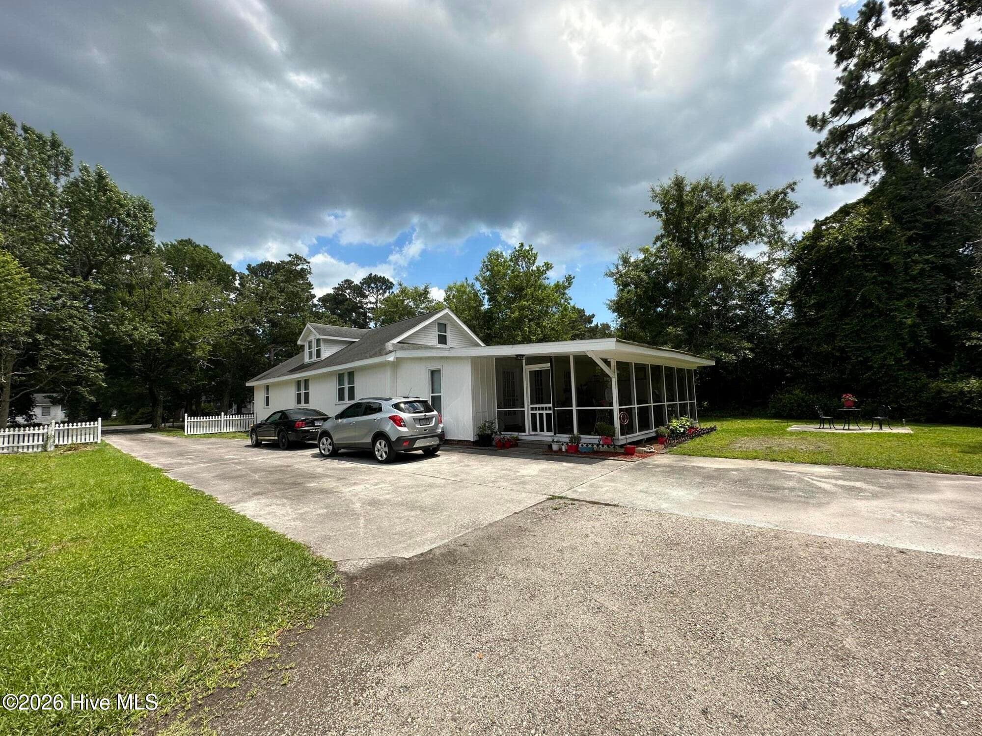 Single Family Residence at 5330 Masonboro Loop Road, Wilmington, NC 28409, photo 5 of 6